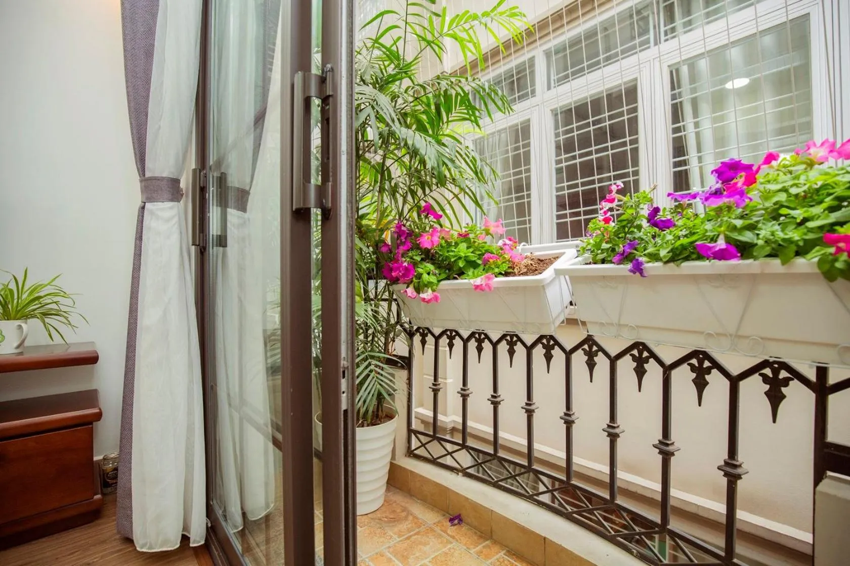 Balcony/Terrace in Sumitomo2 - Apartments for Japanese