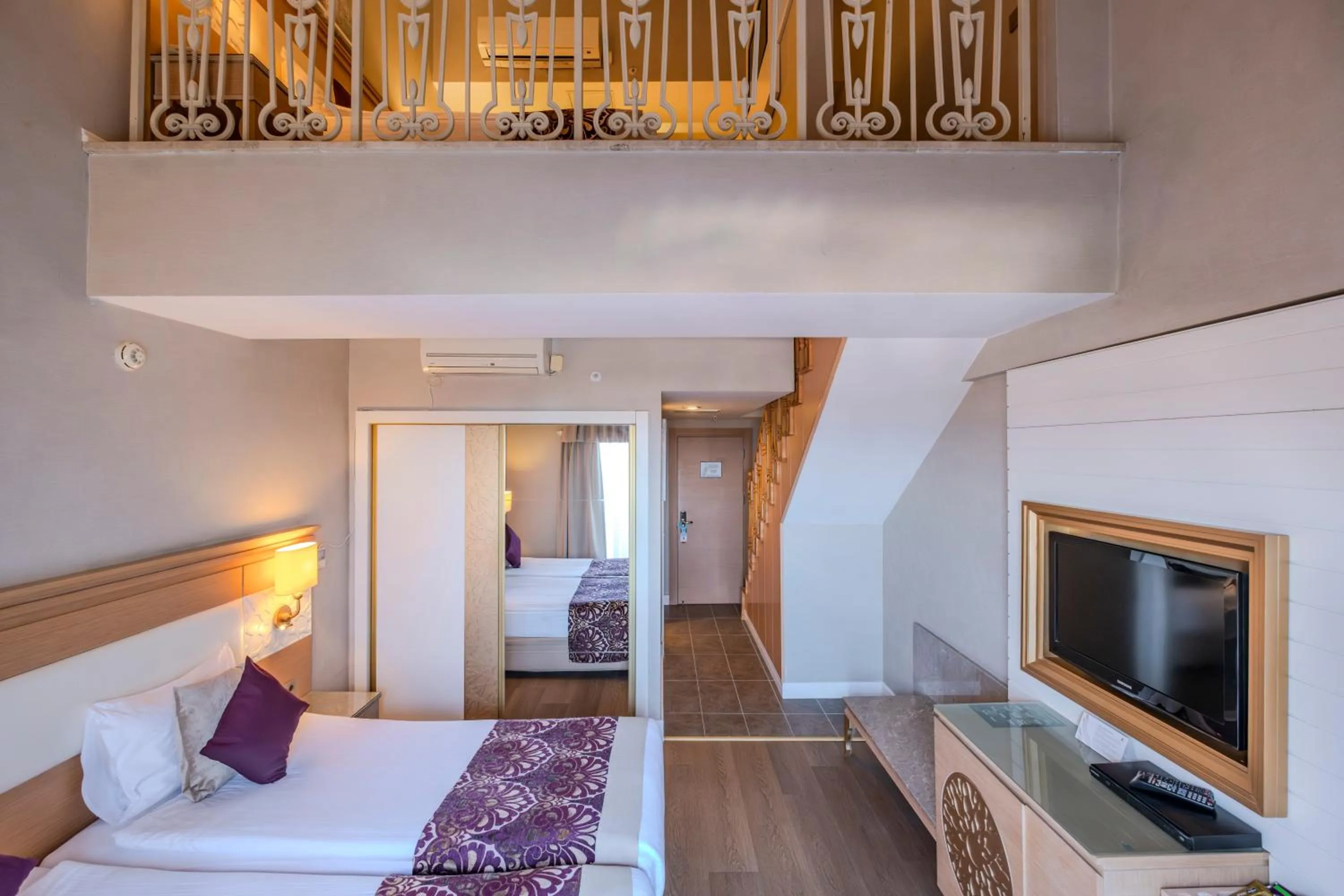 Bed in Villa Side Residence