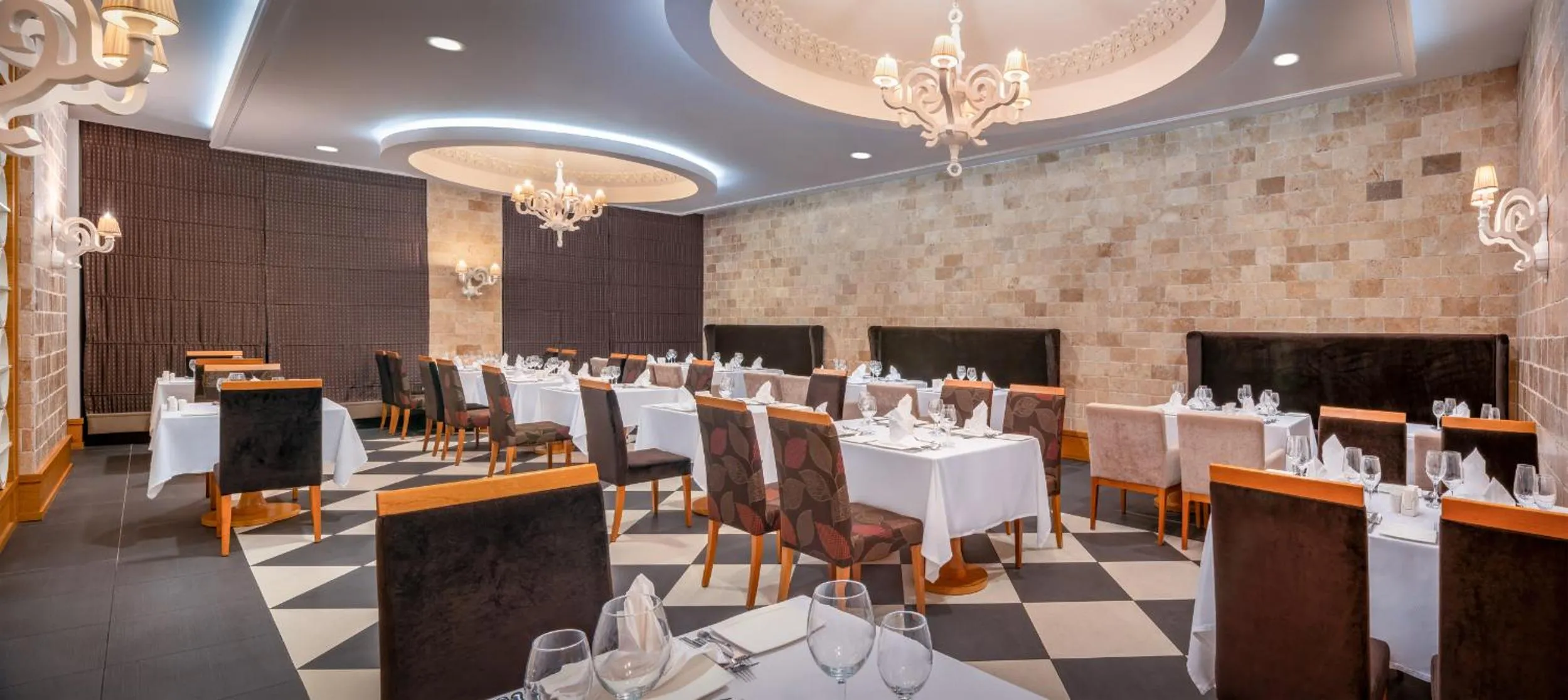 Restaurant/places to eat in Villa Side Residence