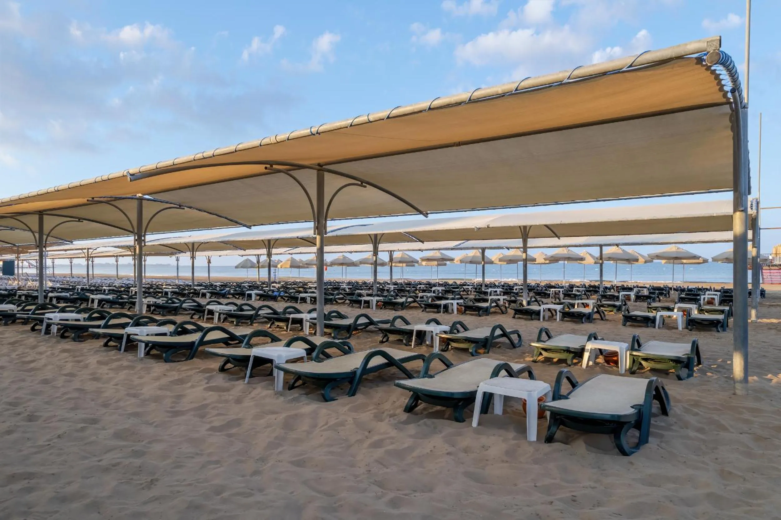 Beach in Villa Side Residence