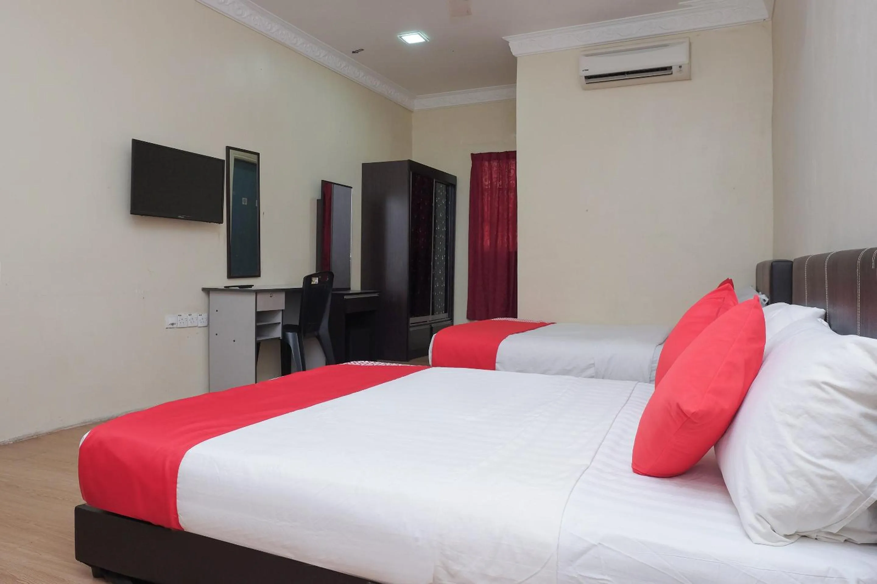 Bedroom, Bed in Hotel O Kay Inn Kerteh