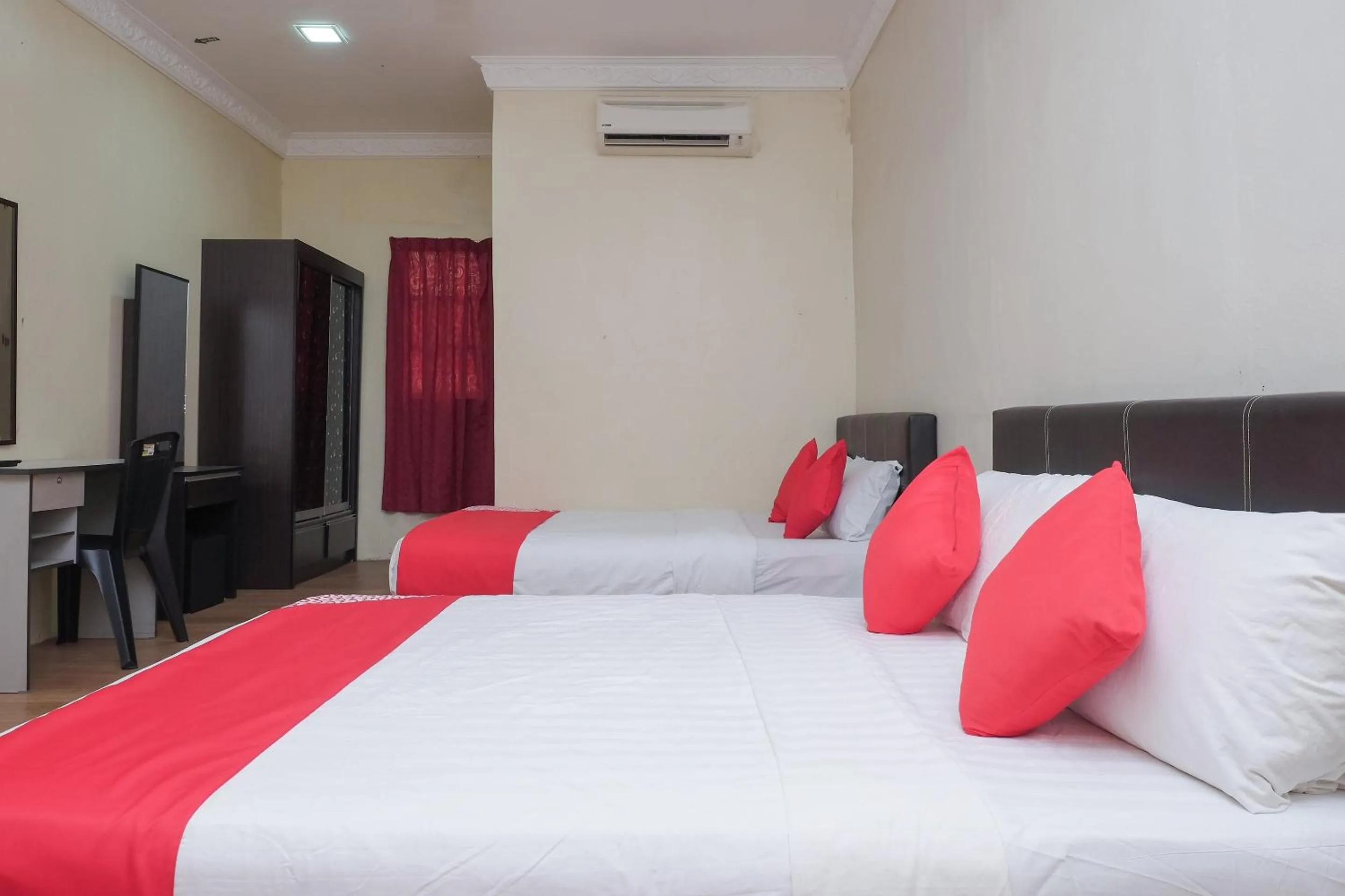 Bedroom, Bed in Hotel O Kay Inn Kerteh