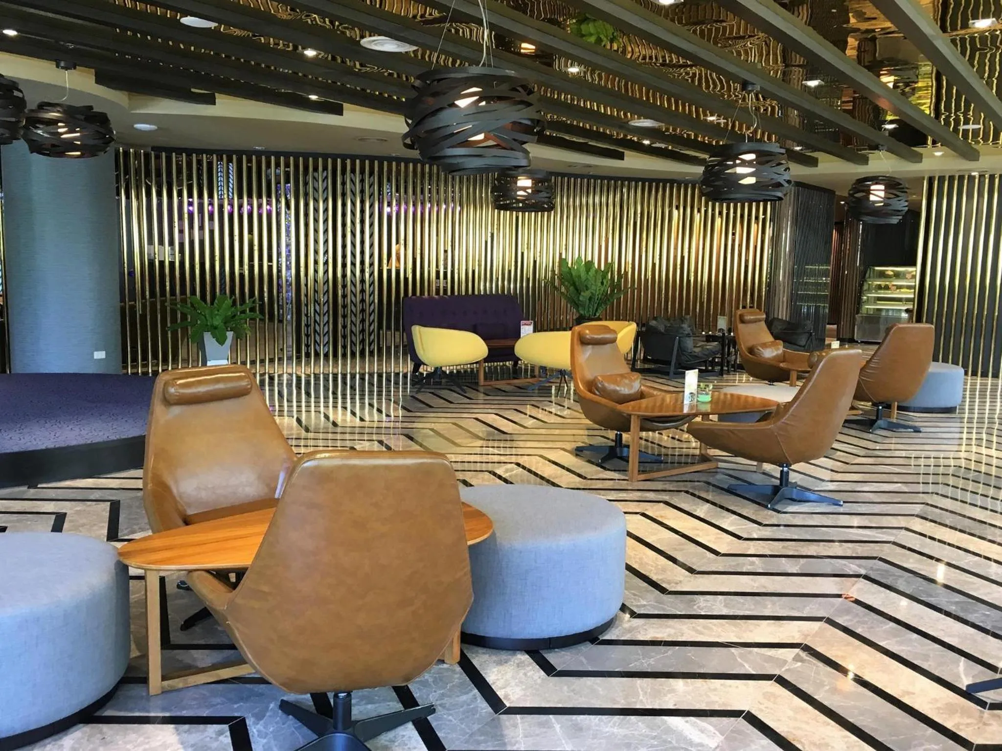 Communal lounge/ TV room in M Hotel Danok