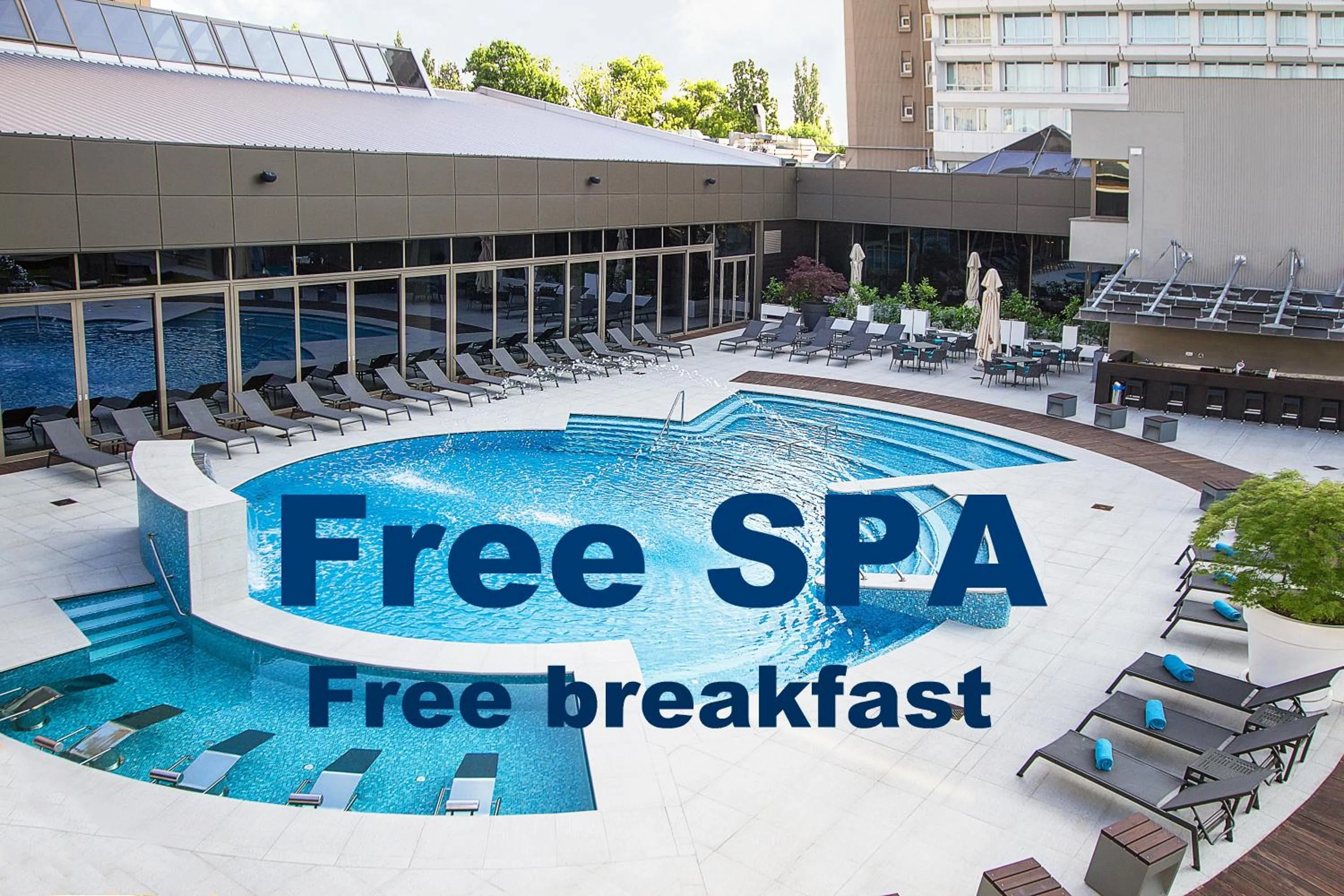 Swimming pool in Ramada Plaza by Wyndham Bucharest Convention Center