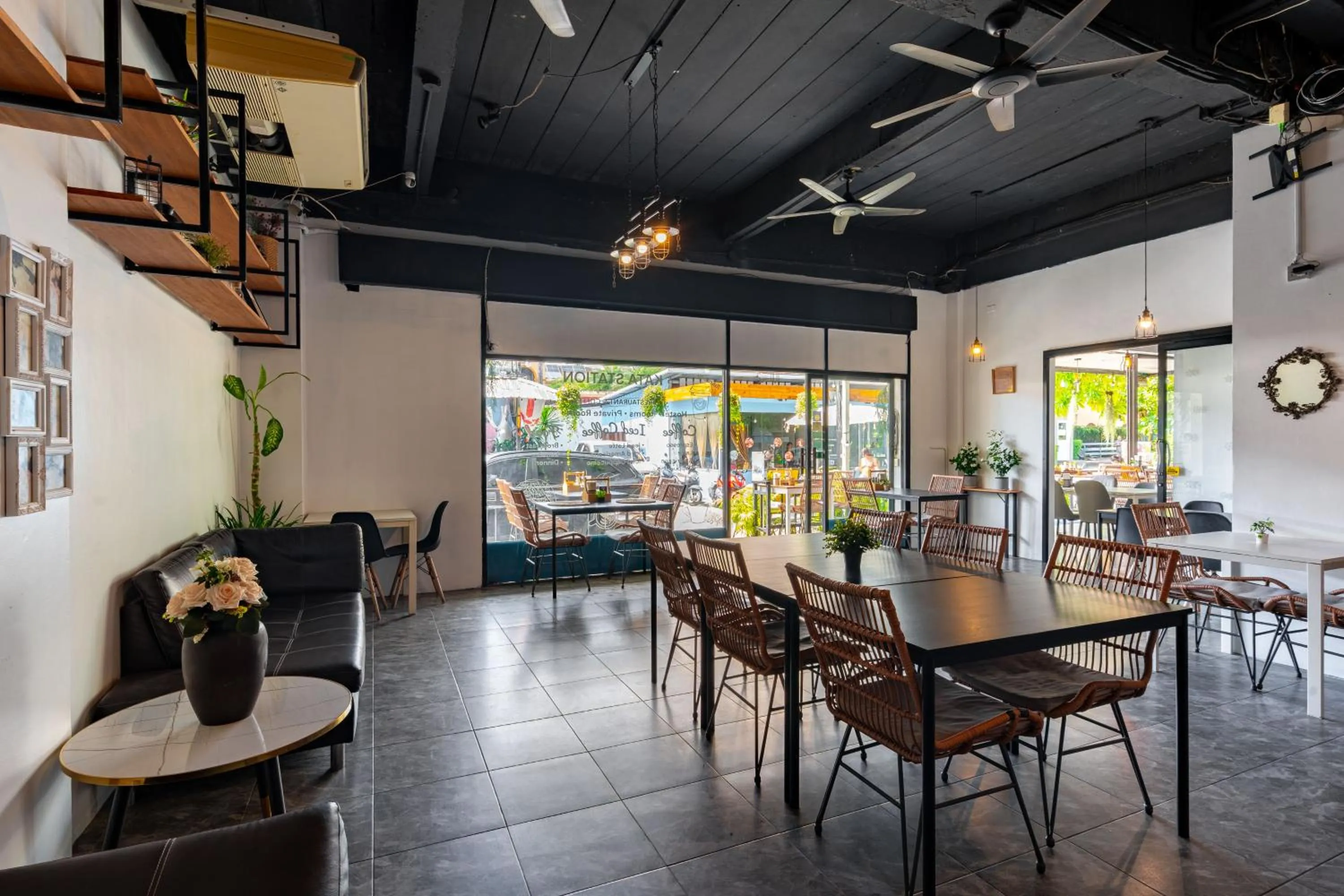 Lobby or reception in Kata Station Boutique Hotel