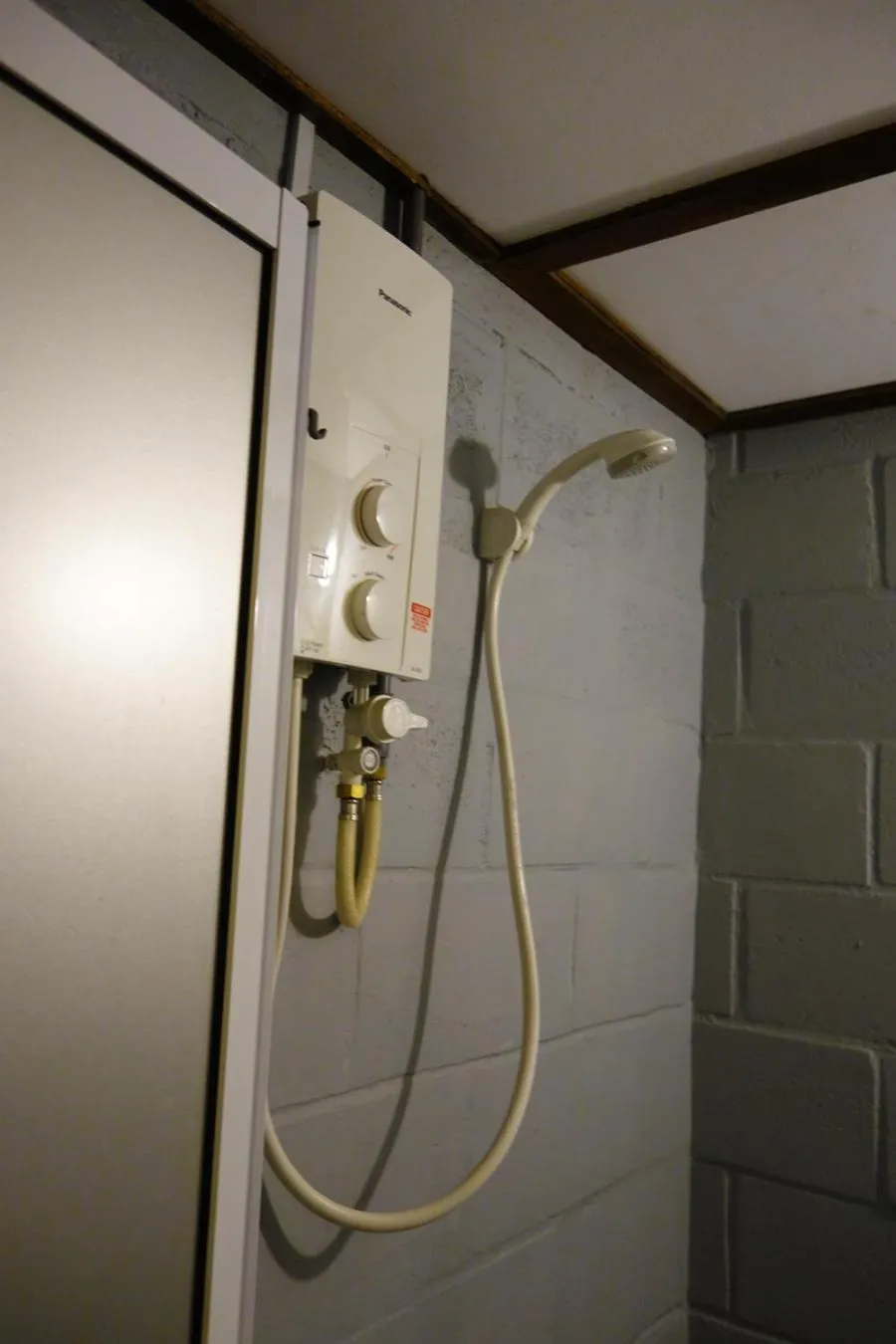 Bathroom in AE Semporna Guesthouse 极潜旅店