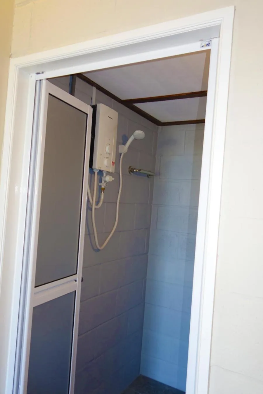 Bathroom in AE Semporna Guesthouse 极潜旅店