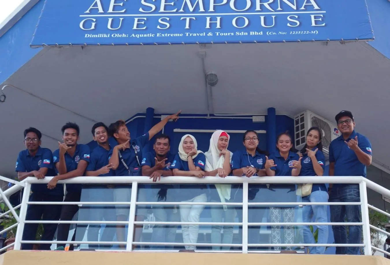 Staff in AE Semporna Guesthouse 极潜旅店