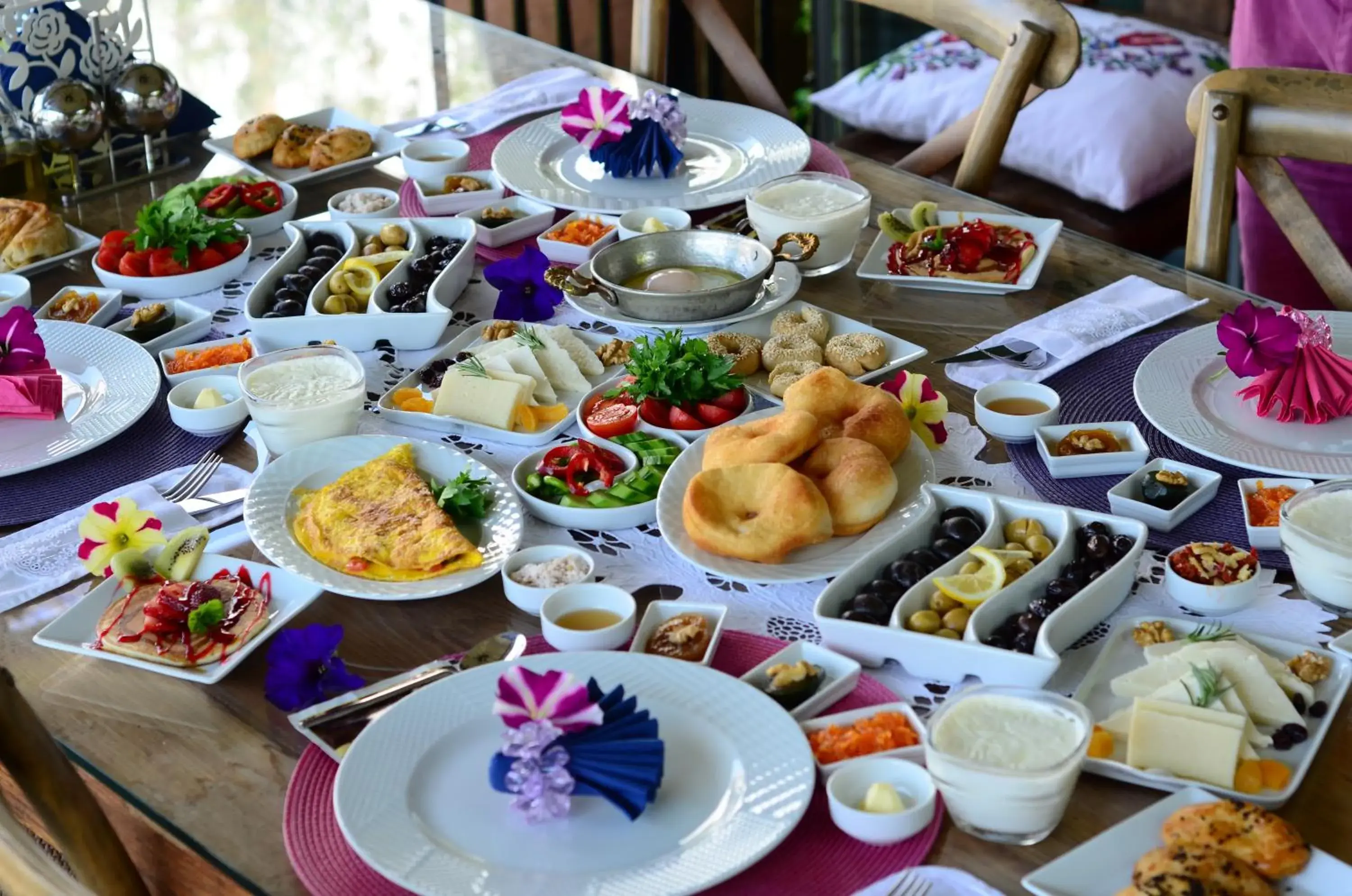 Food and drinks in Nisi Hotel Food and drinks in Nisi Hotel