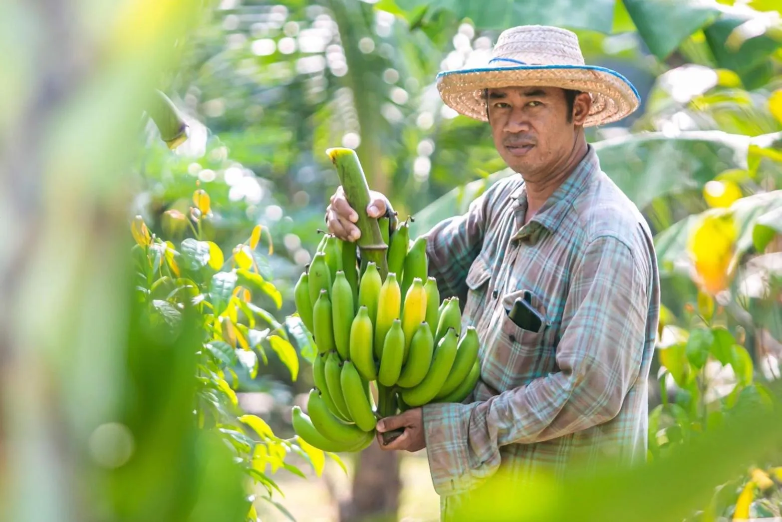 Staff in Bang Po Garden