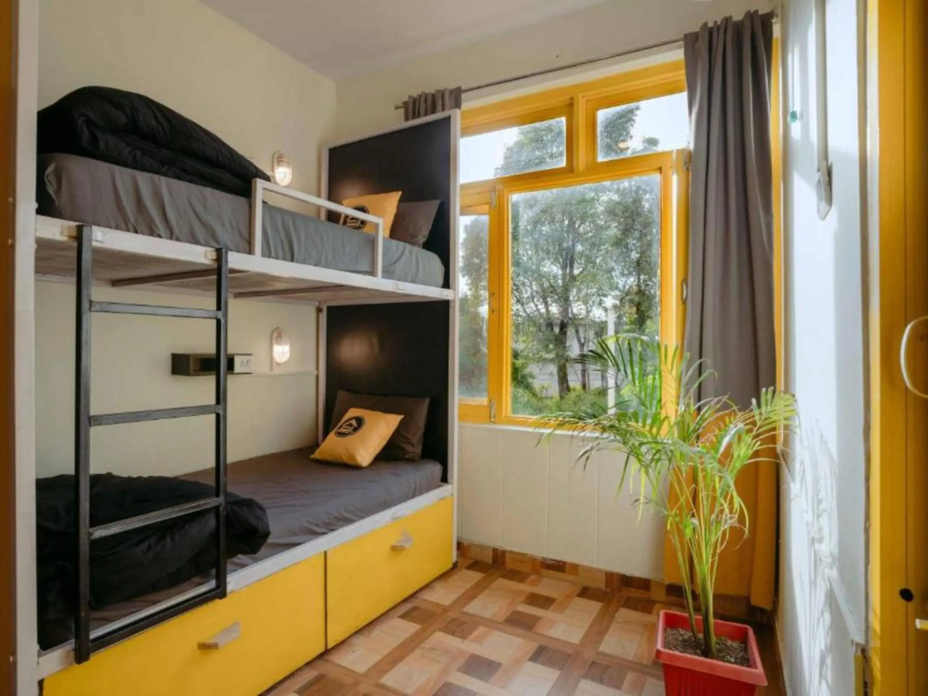 Bed in The Hosteller Bir Bed in The Hosteller Bir