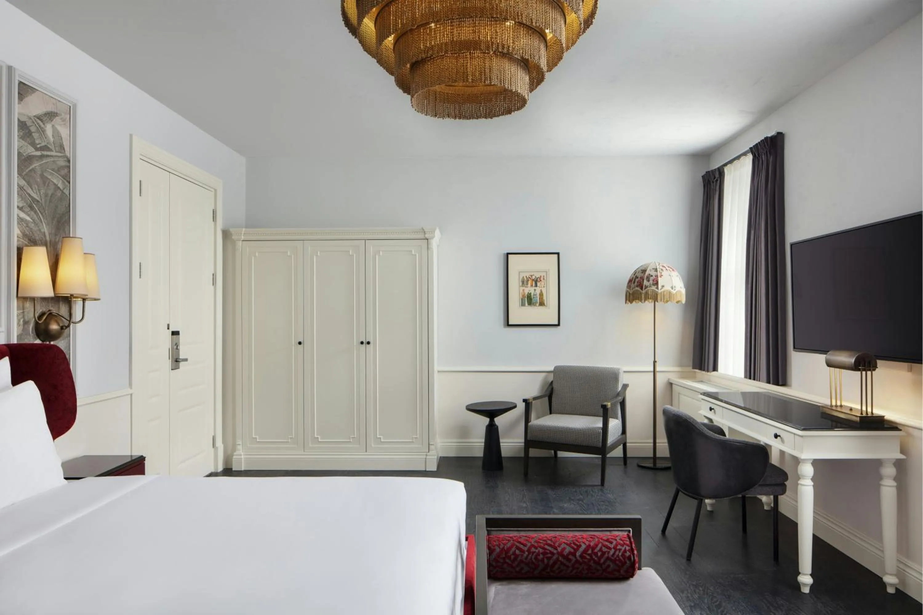 Photo of the whole room, Bed in Adahan DeCamondo Pera, Autograph Collection