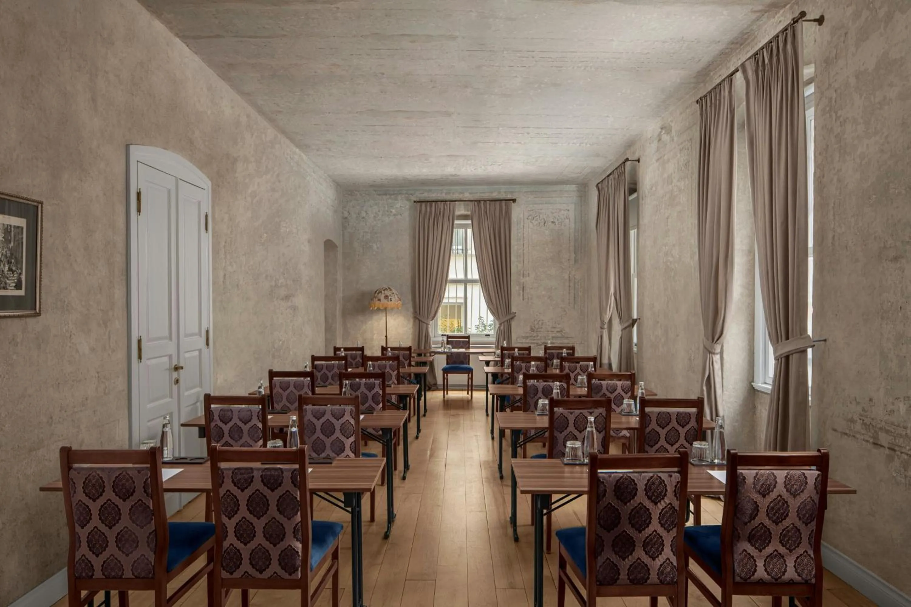 Meeting/conference room in Adahan DeCamondo Pera, Autograph Collection