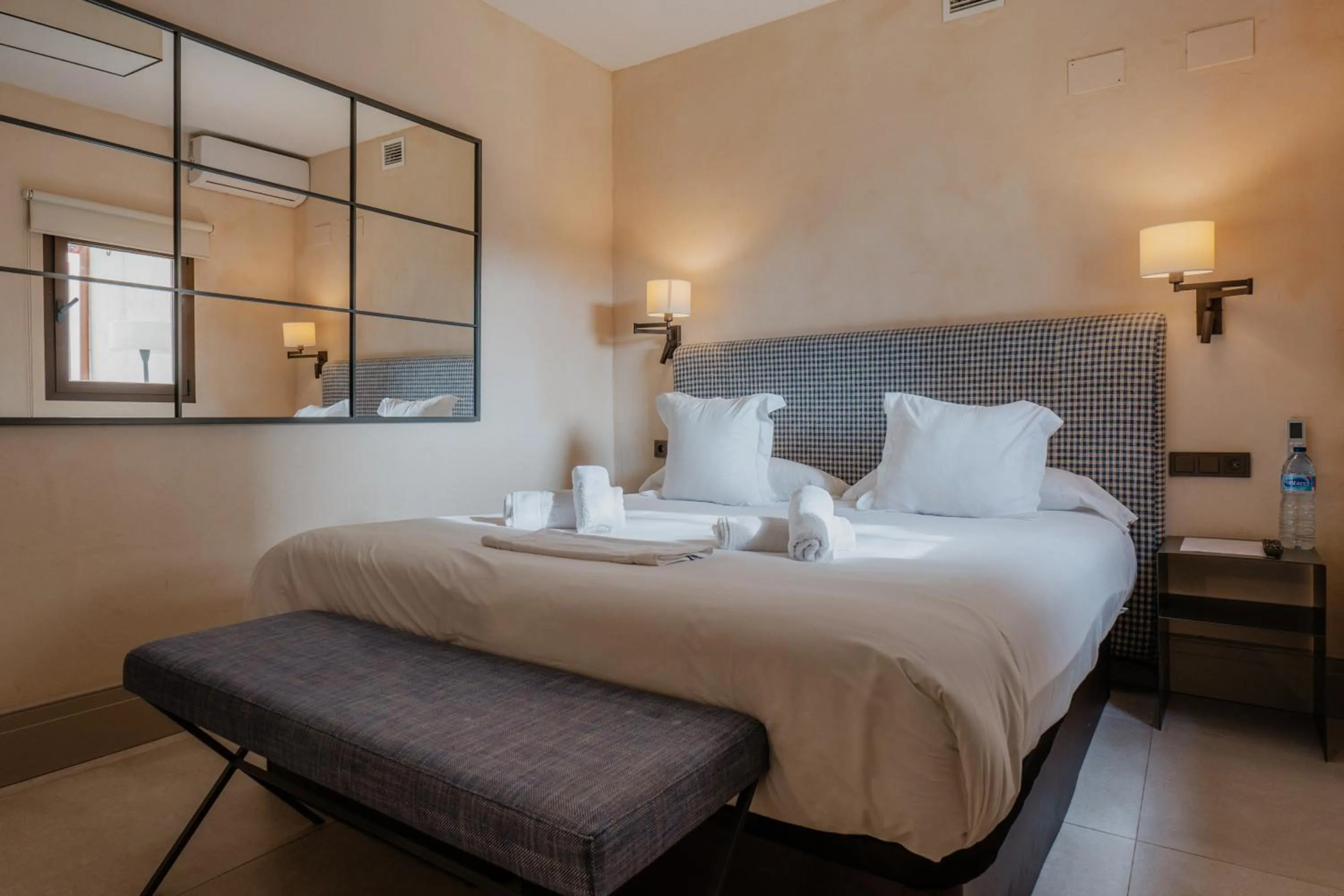 Bed in Trafalgar Polo Club