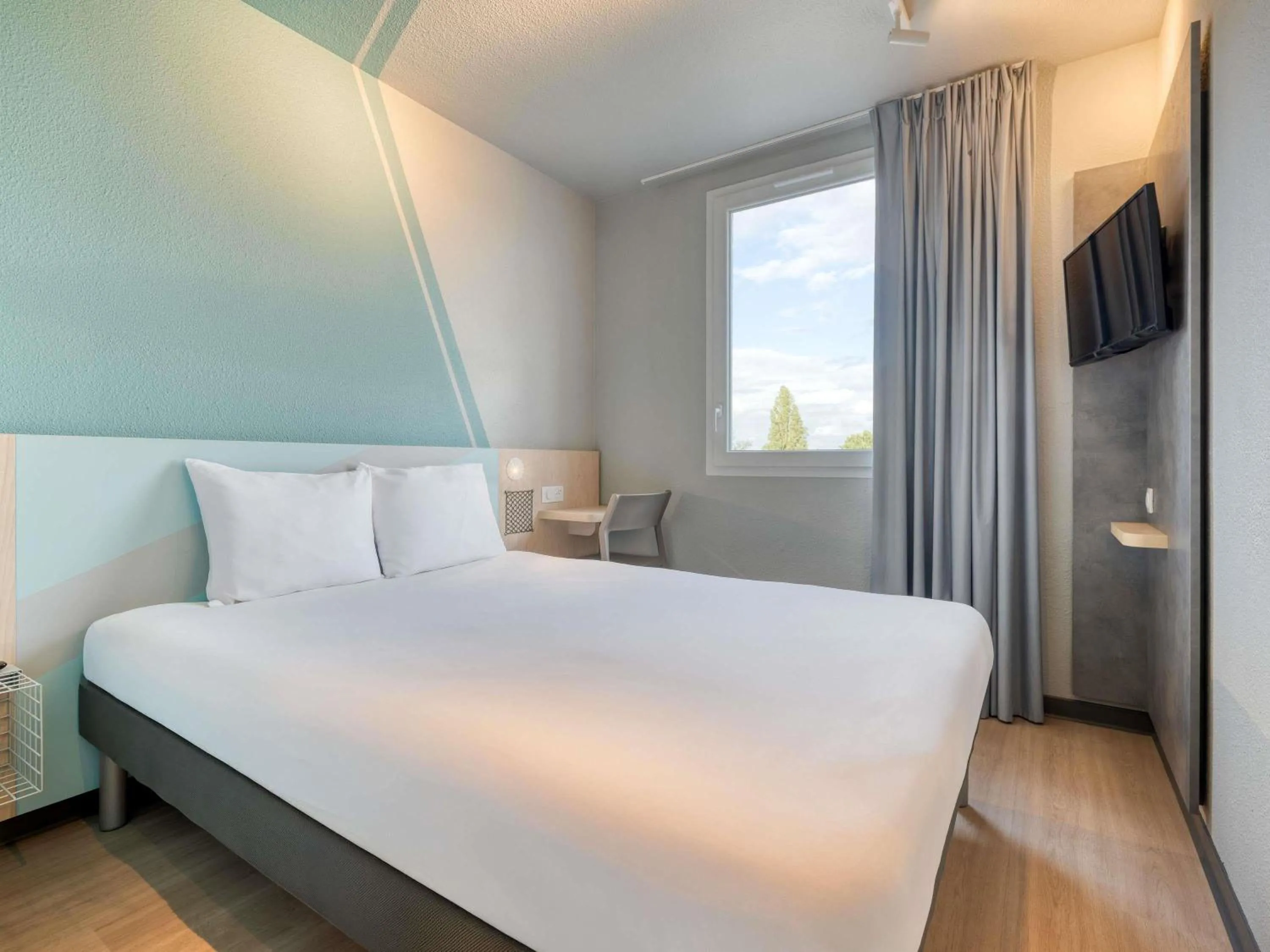 Bedroom, Bed in Ibis Budget Orly Chevilly Tram 7