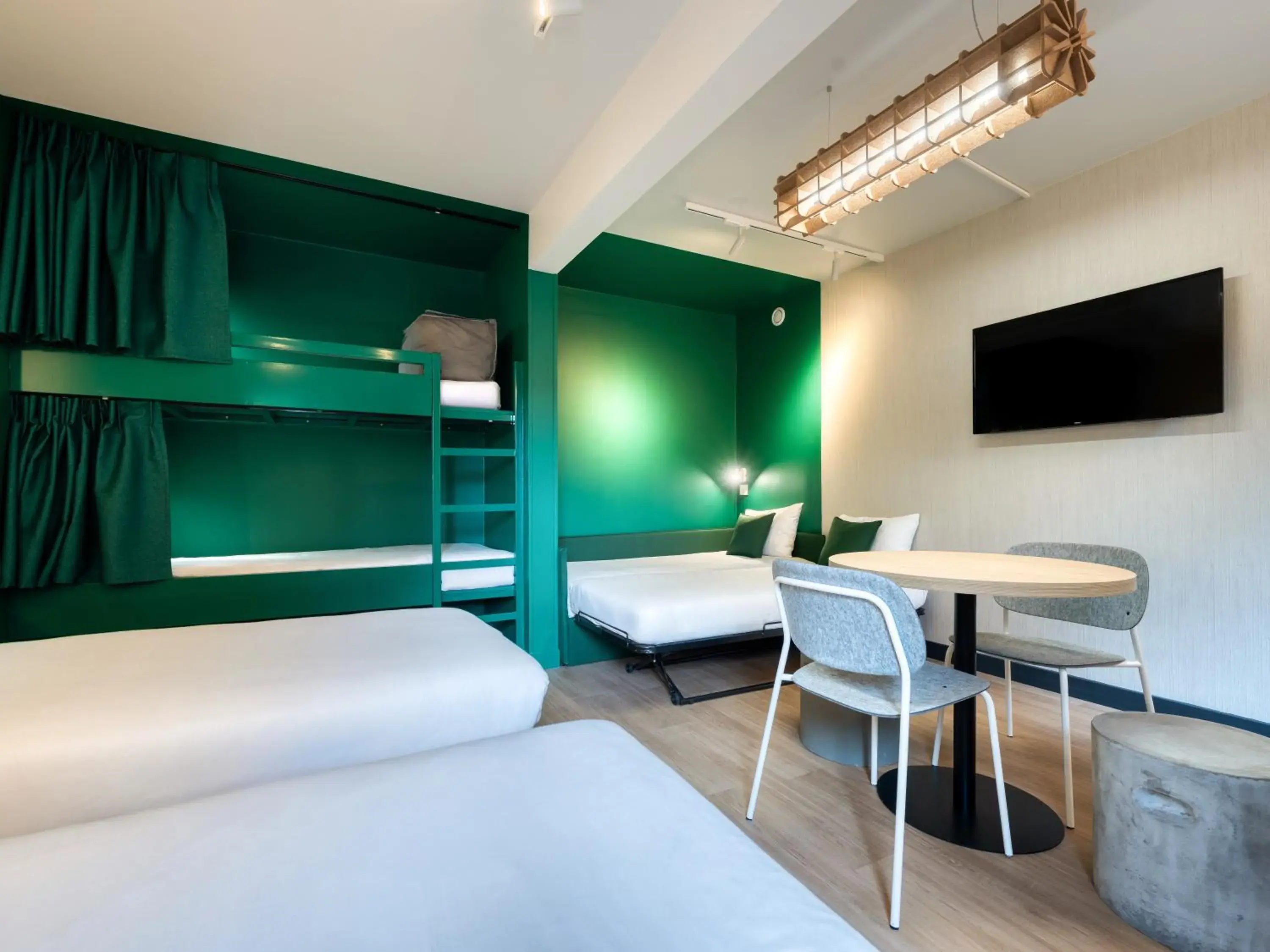 Bedroom, Bed in Ibis Budget Orly Chevilly Tram 7 Bedroom, Bed in Ibis Budget Orly Chevilly Tram 7
