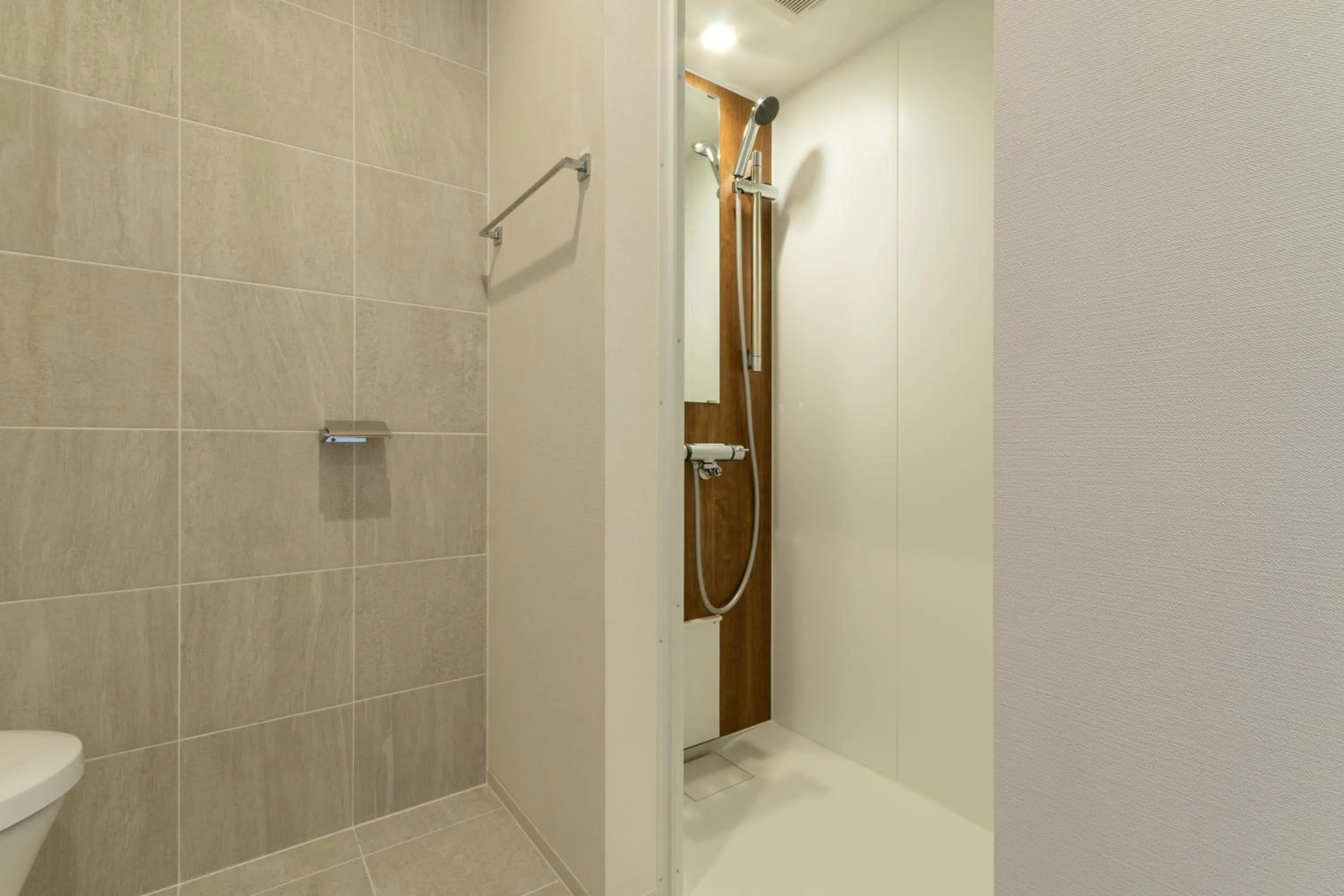 Bathroom in ROKU by H2 Life