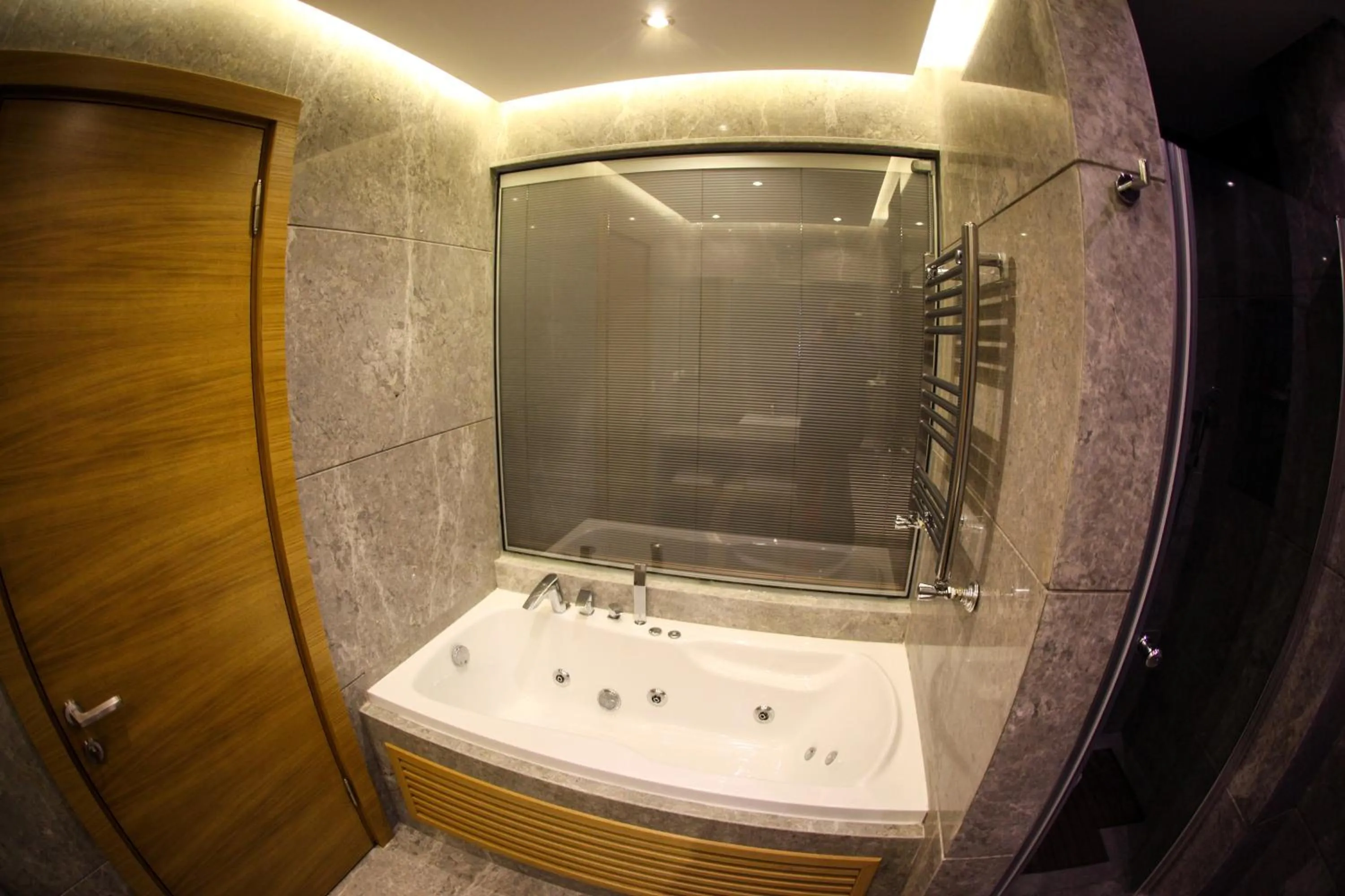 Shower in Hotel Yayoba