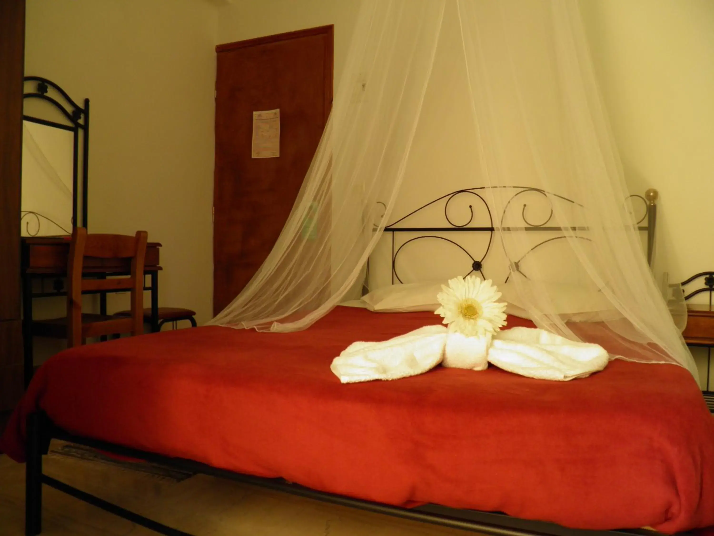 Double or Twin Room in Mirsini Pansion Double or Twin Room in Mirsini Pansion