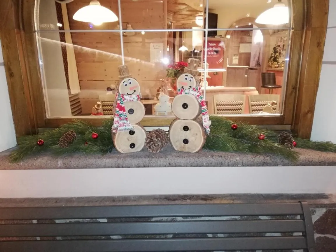 Night in Hotel Piccolo Mondo