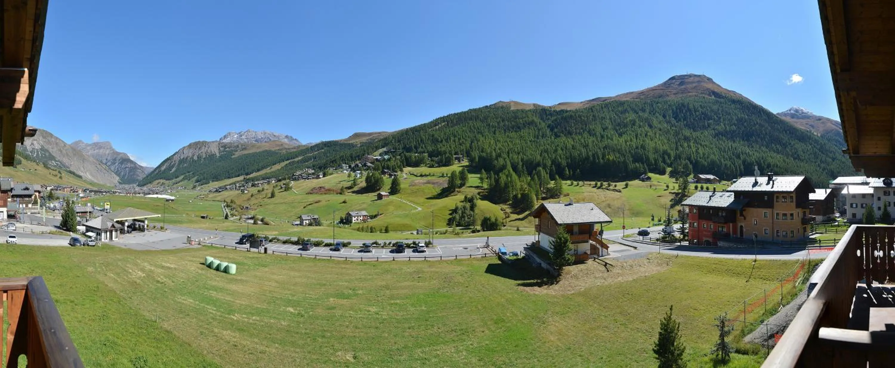 Property building in Hotel Piccolo Mondo