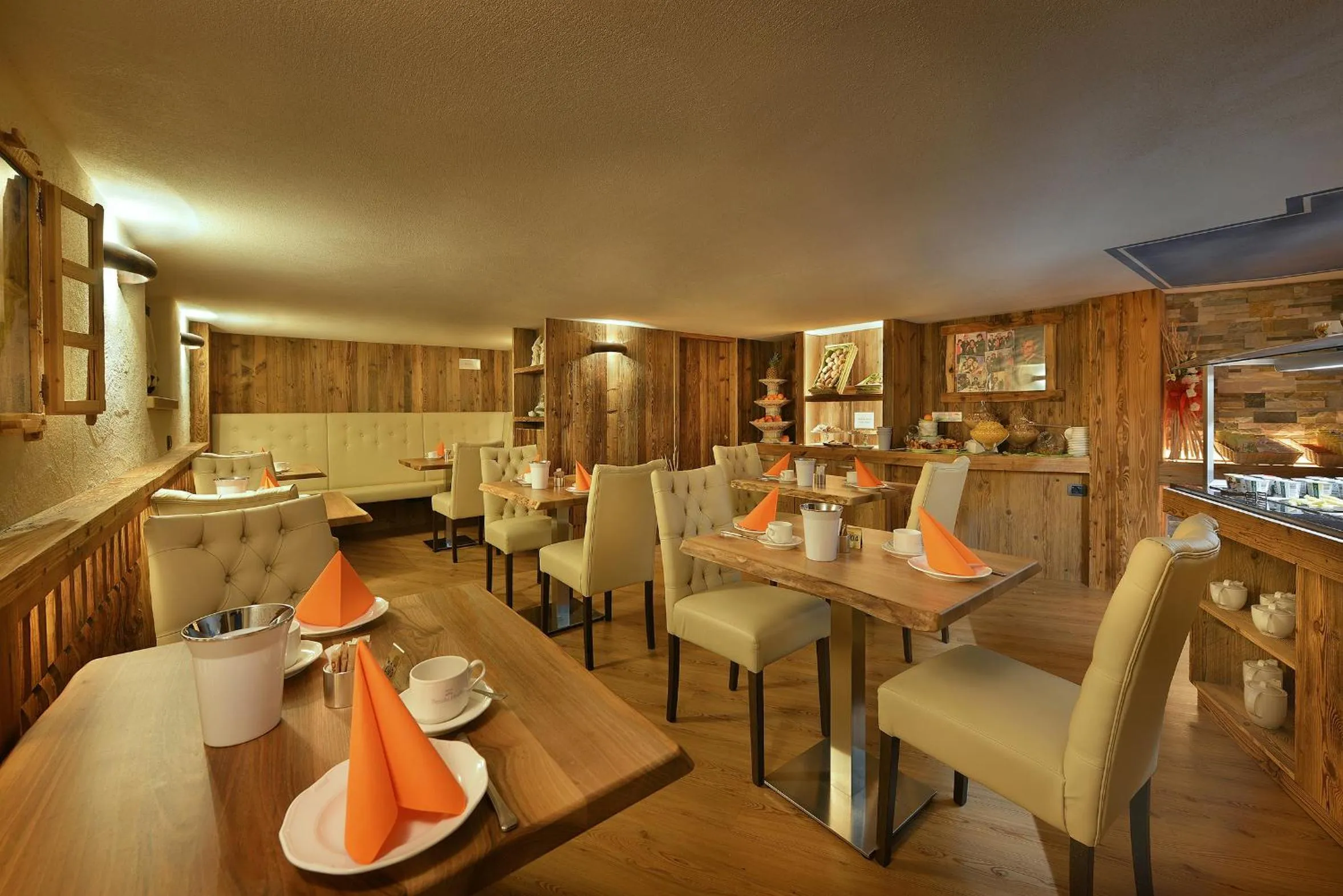 Breakfast in Hotel Piccolo Mondo