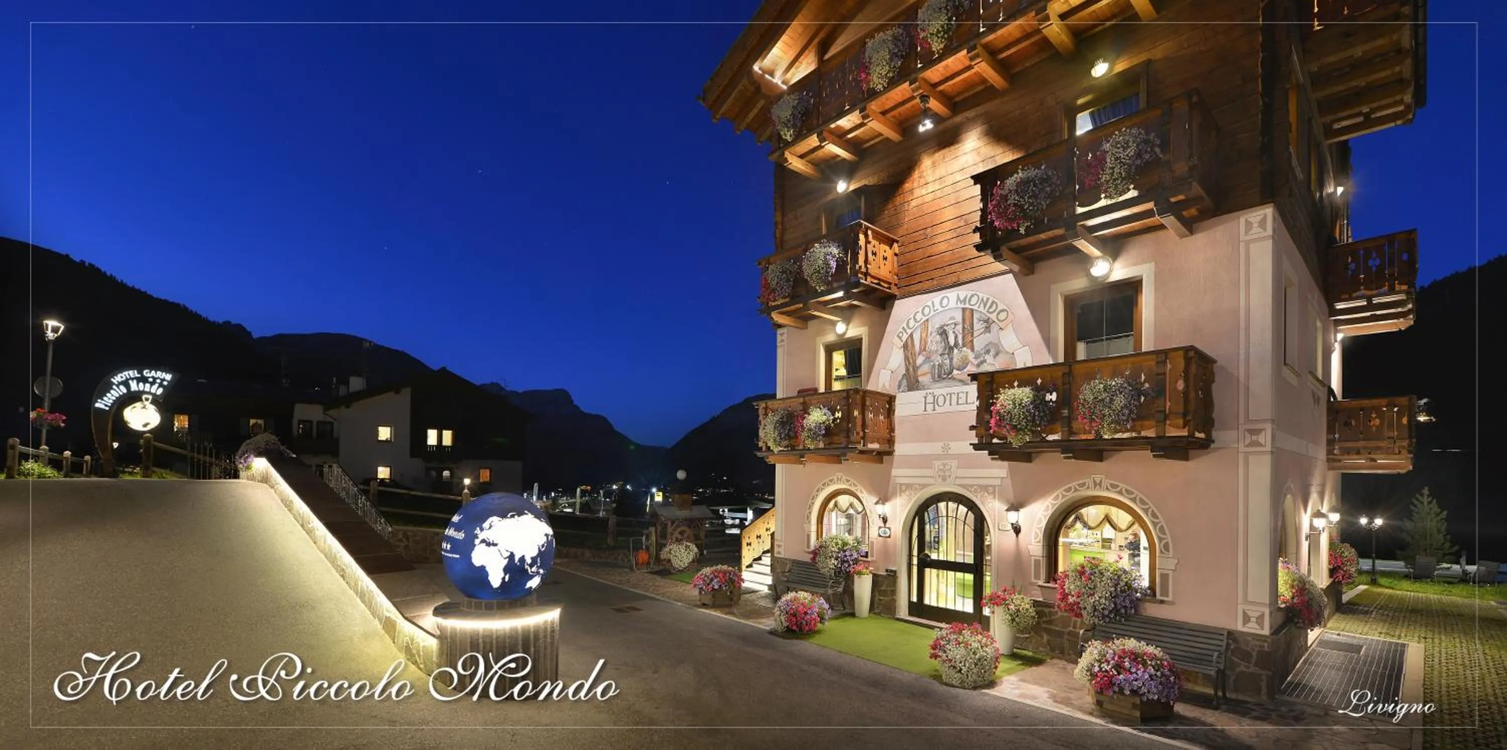 Night in Hotel Piccolo Mondo