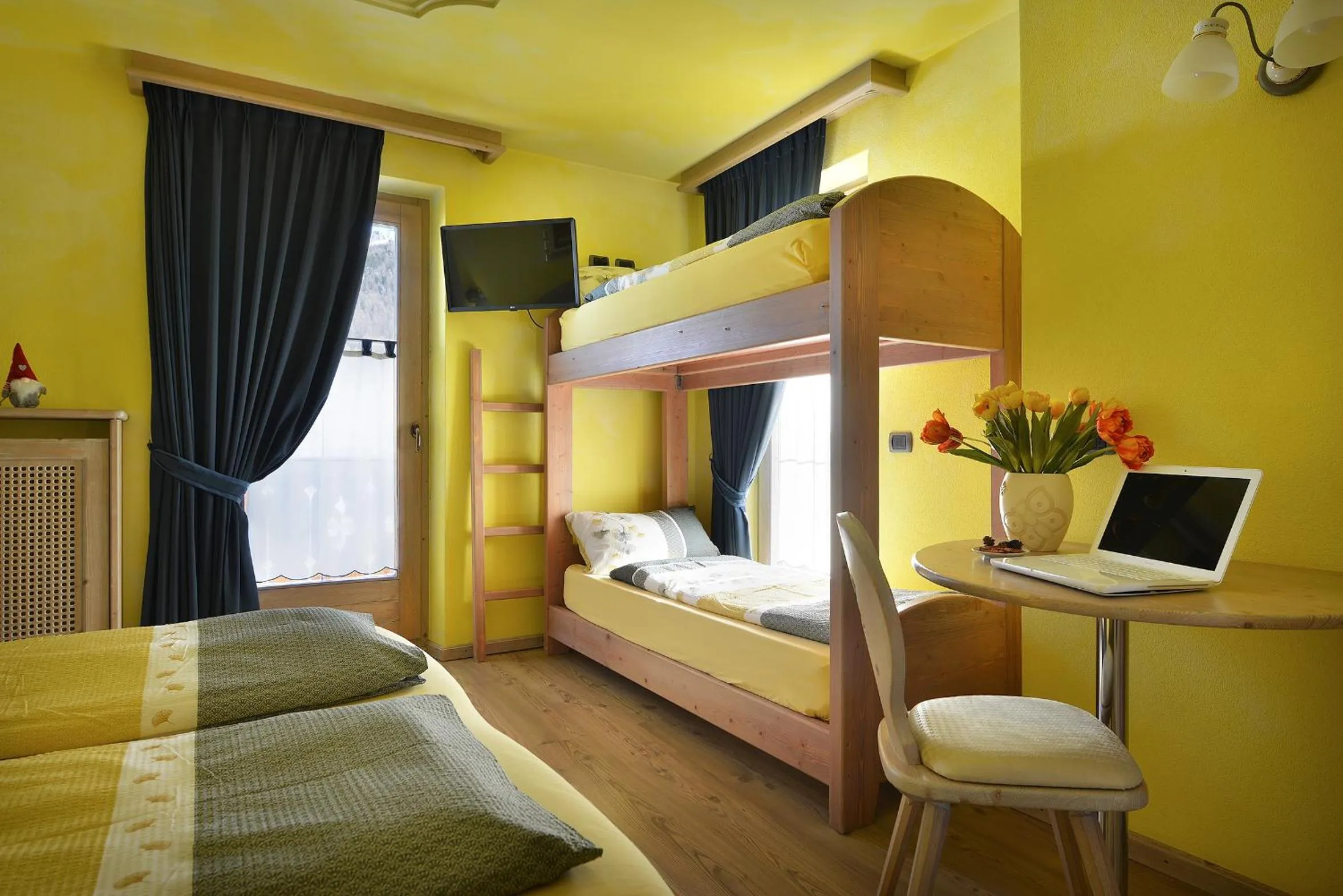 Bed in Hotel Piccolo Mondo