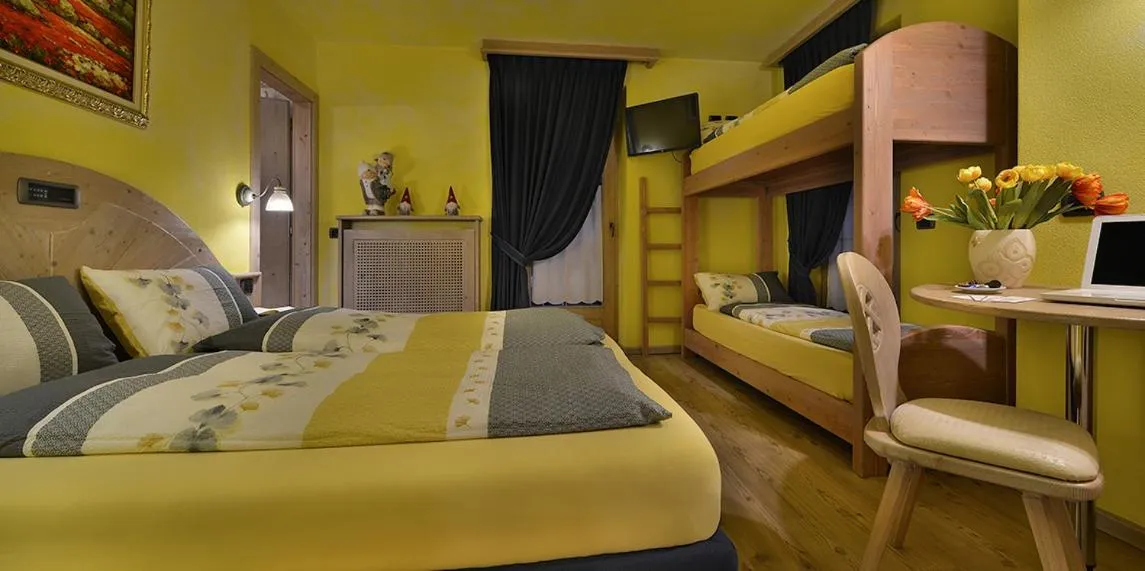 Bed in Hotel Piccolo Mondo