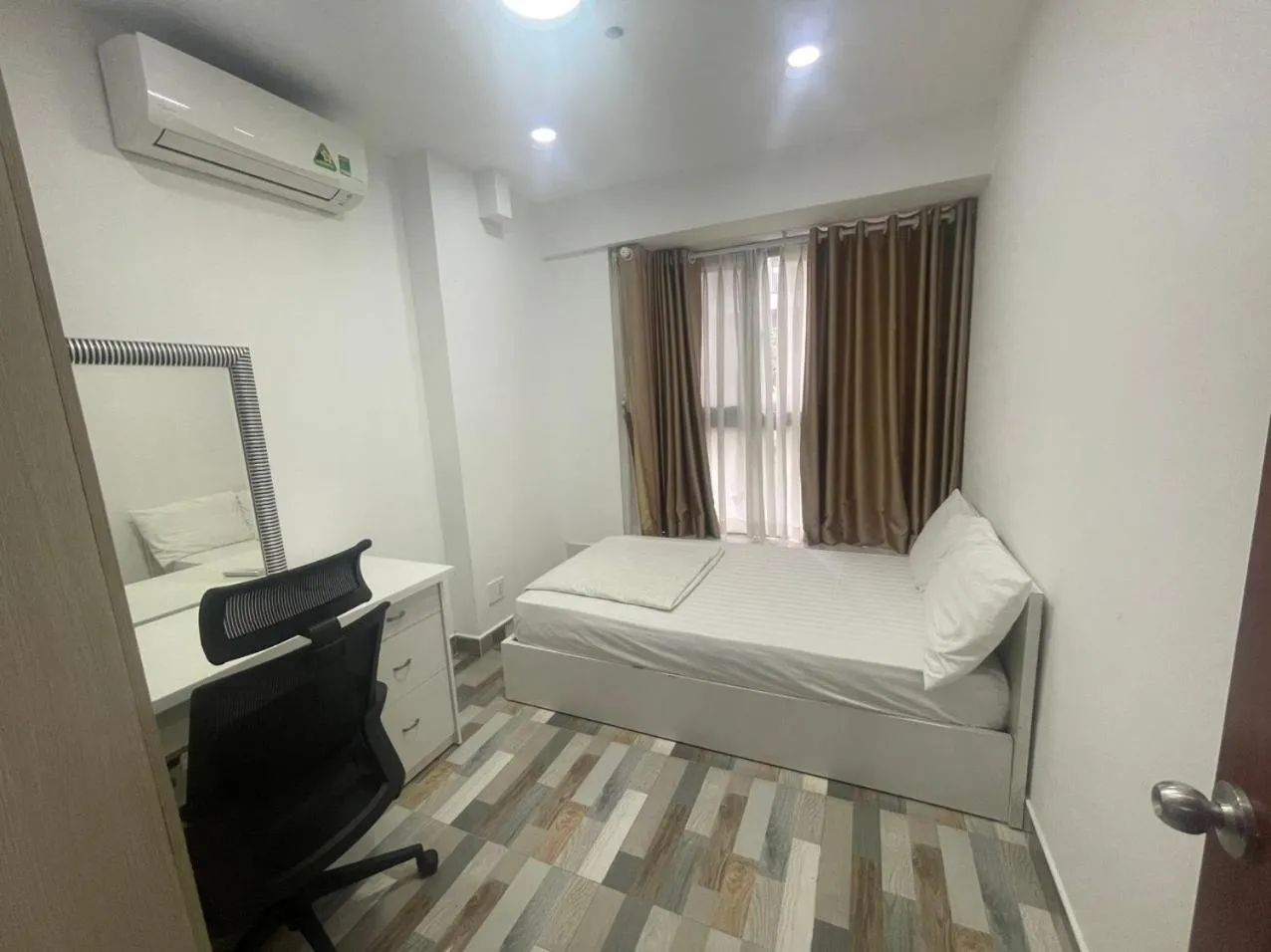 Bed in Scenic Valley Marvel