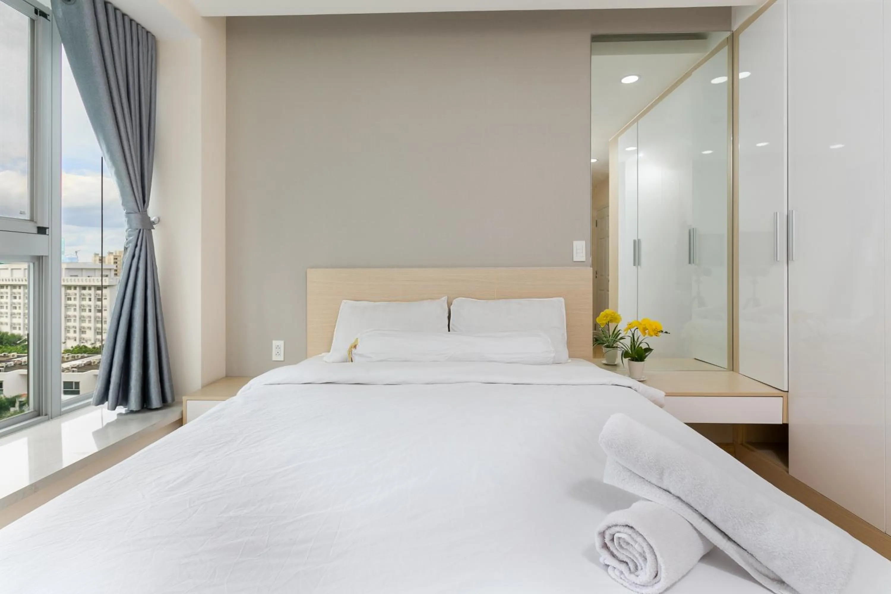 Bed in Scenic Valley Marvel