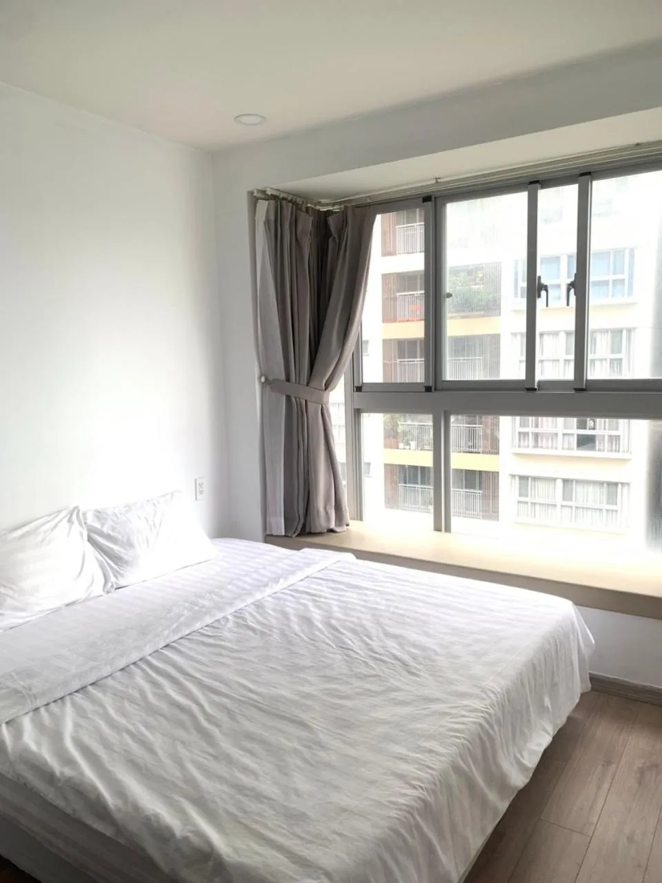 Bed in Scenic Valley Marvel