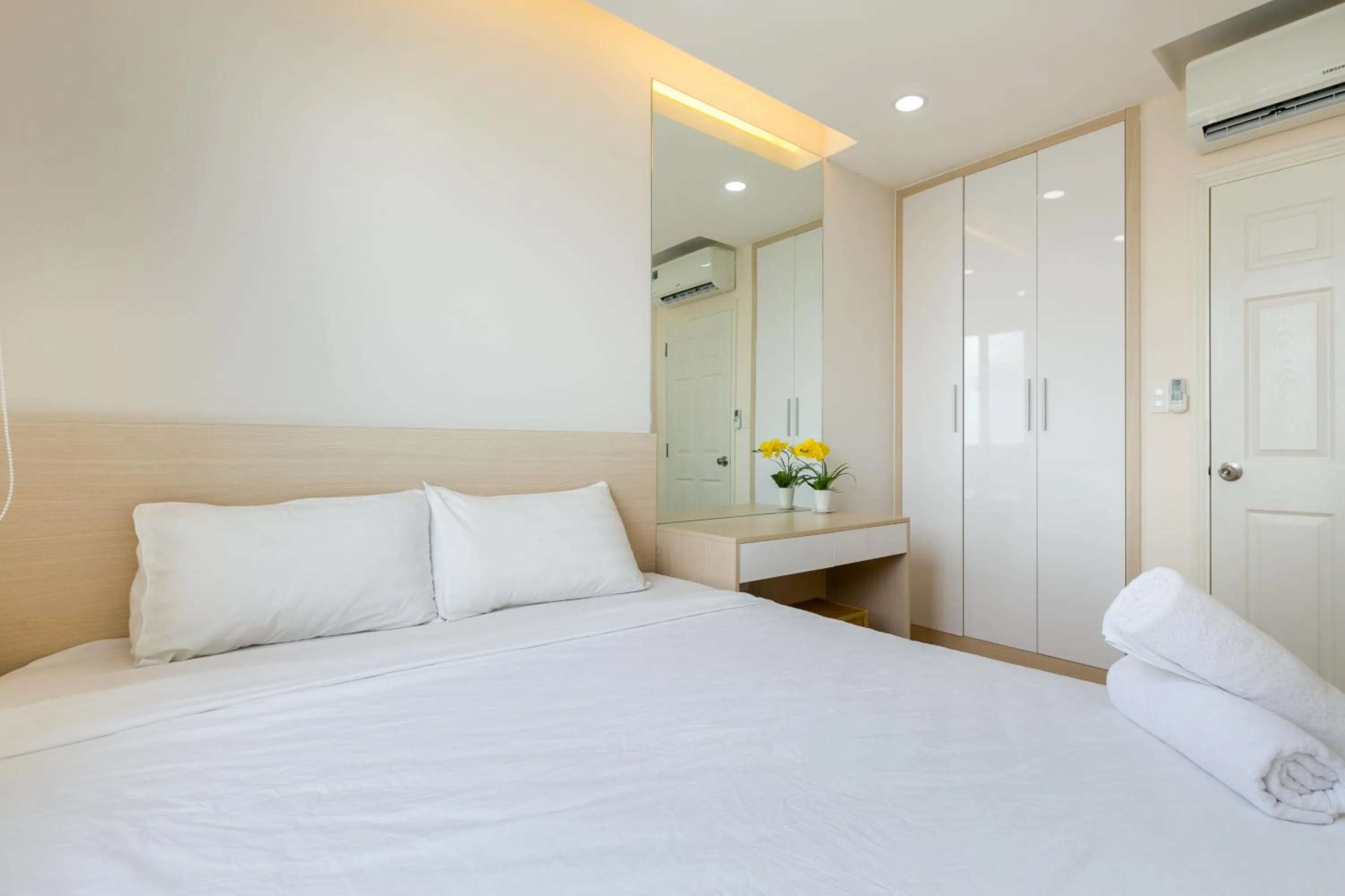 Bed in Scenic Valley Marvel