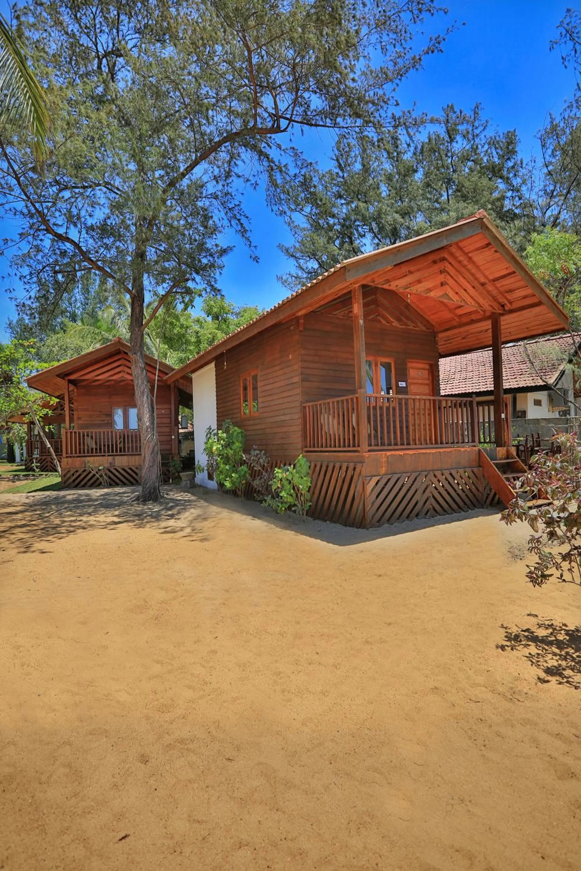 Property building in Arugambay PodBay