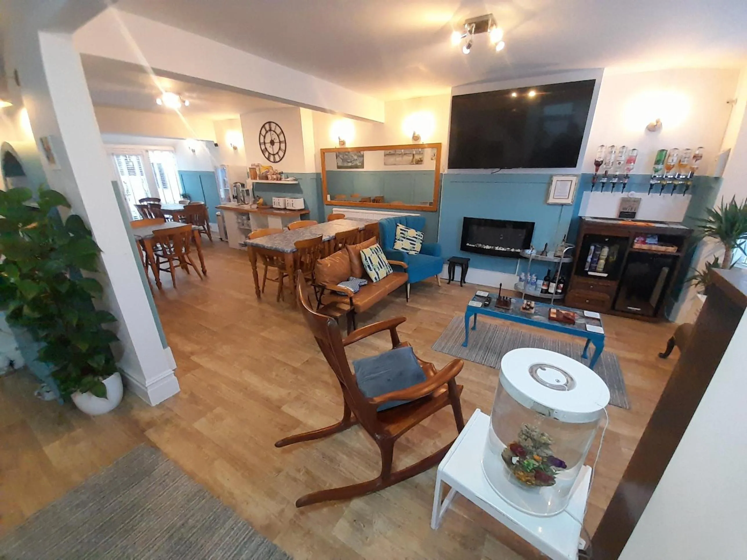 Restaurant/places to eat in Torbay Guesthouse
