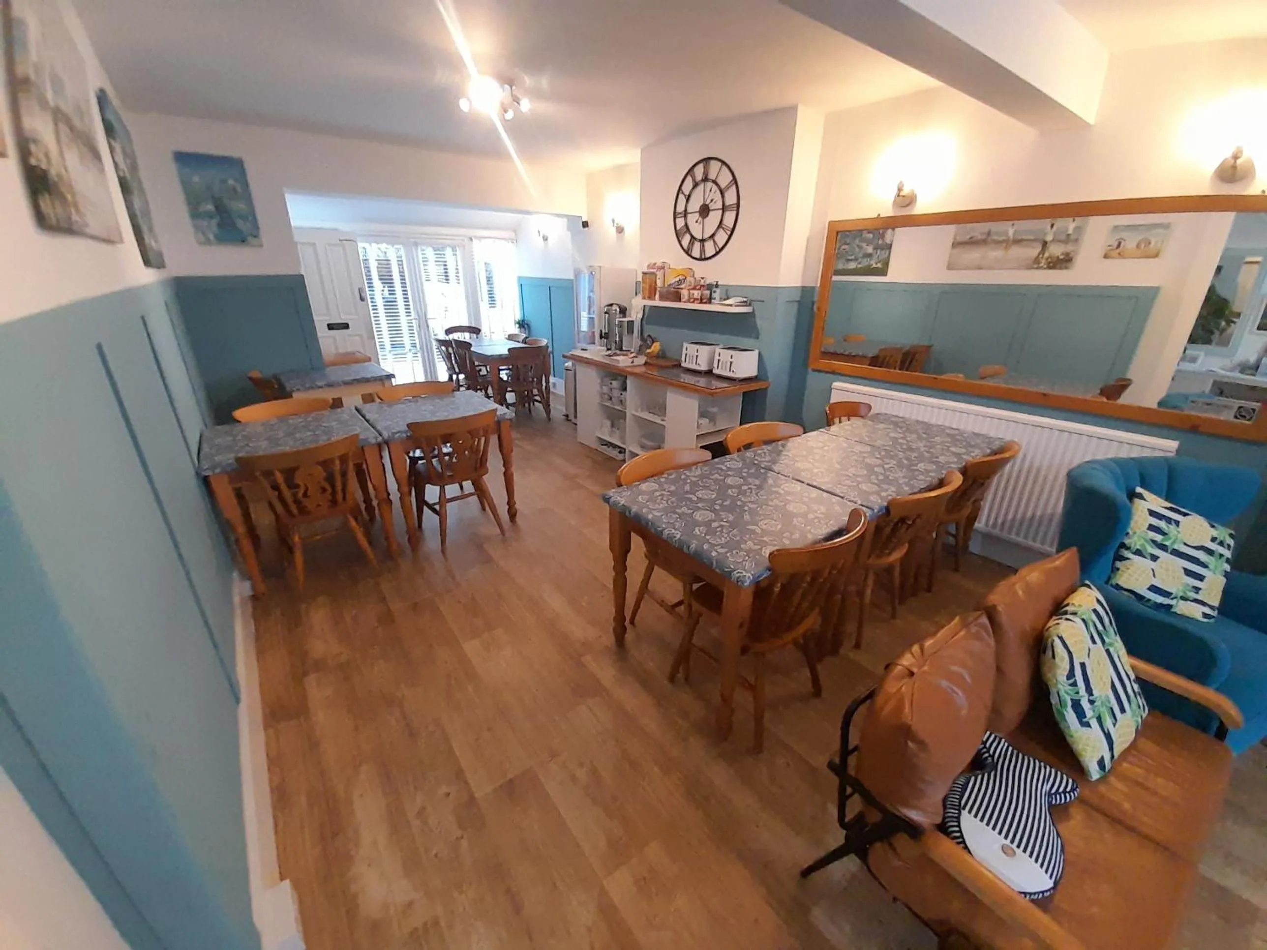Dining area in Torbay Guesthouse