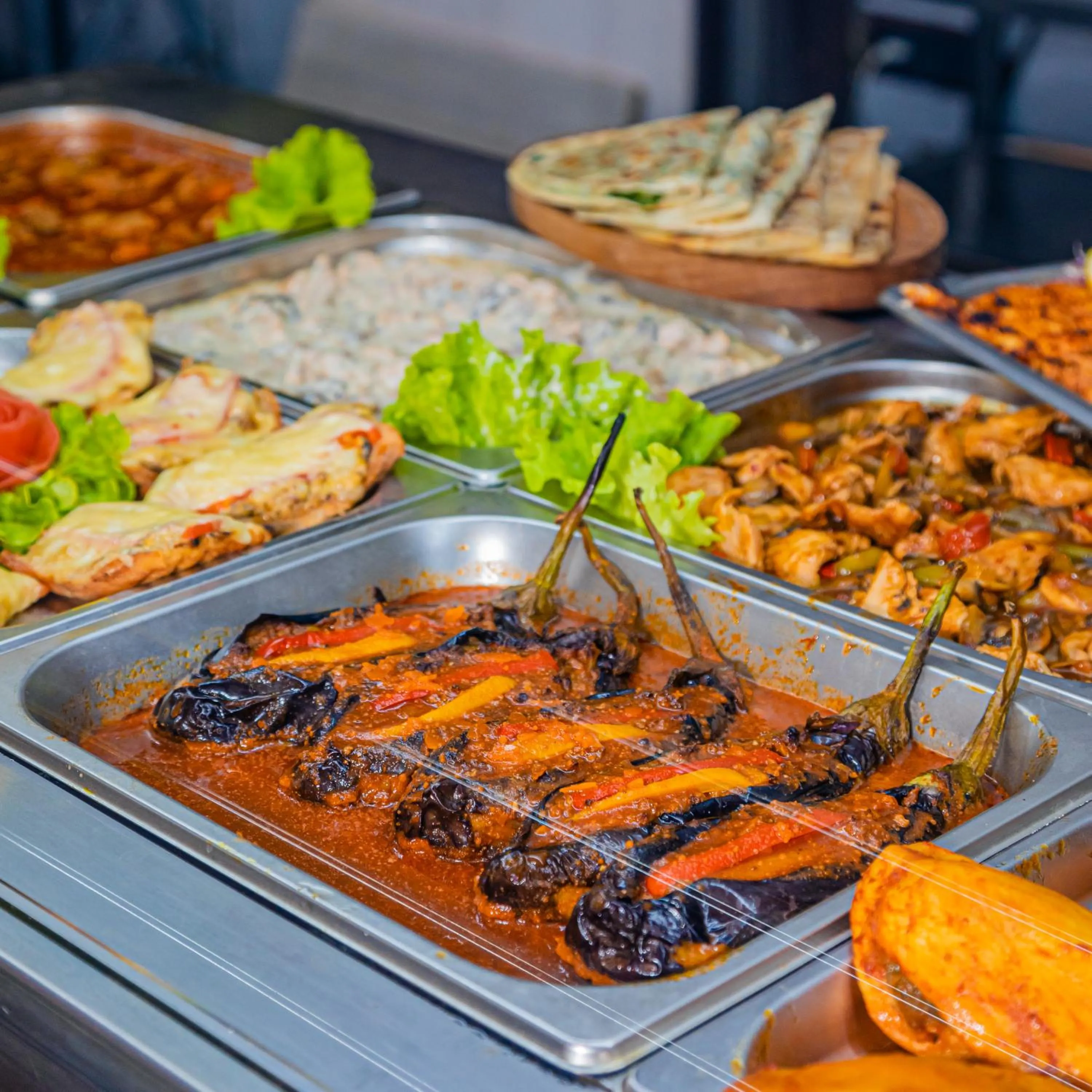 Restaurant/places to eat in Royal Hotel