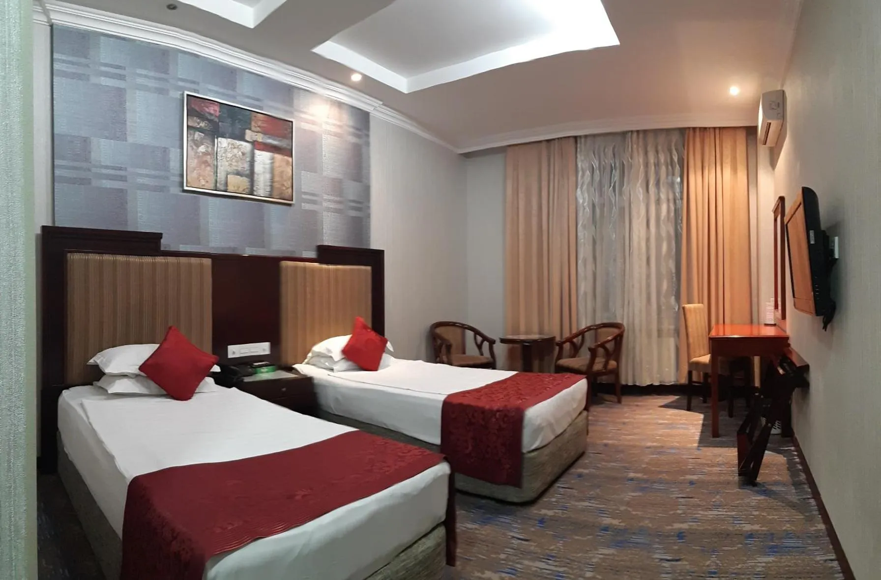 Photo of the whole room, Bed in Royal Hotel