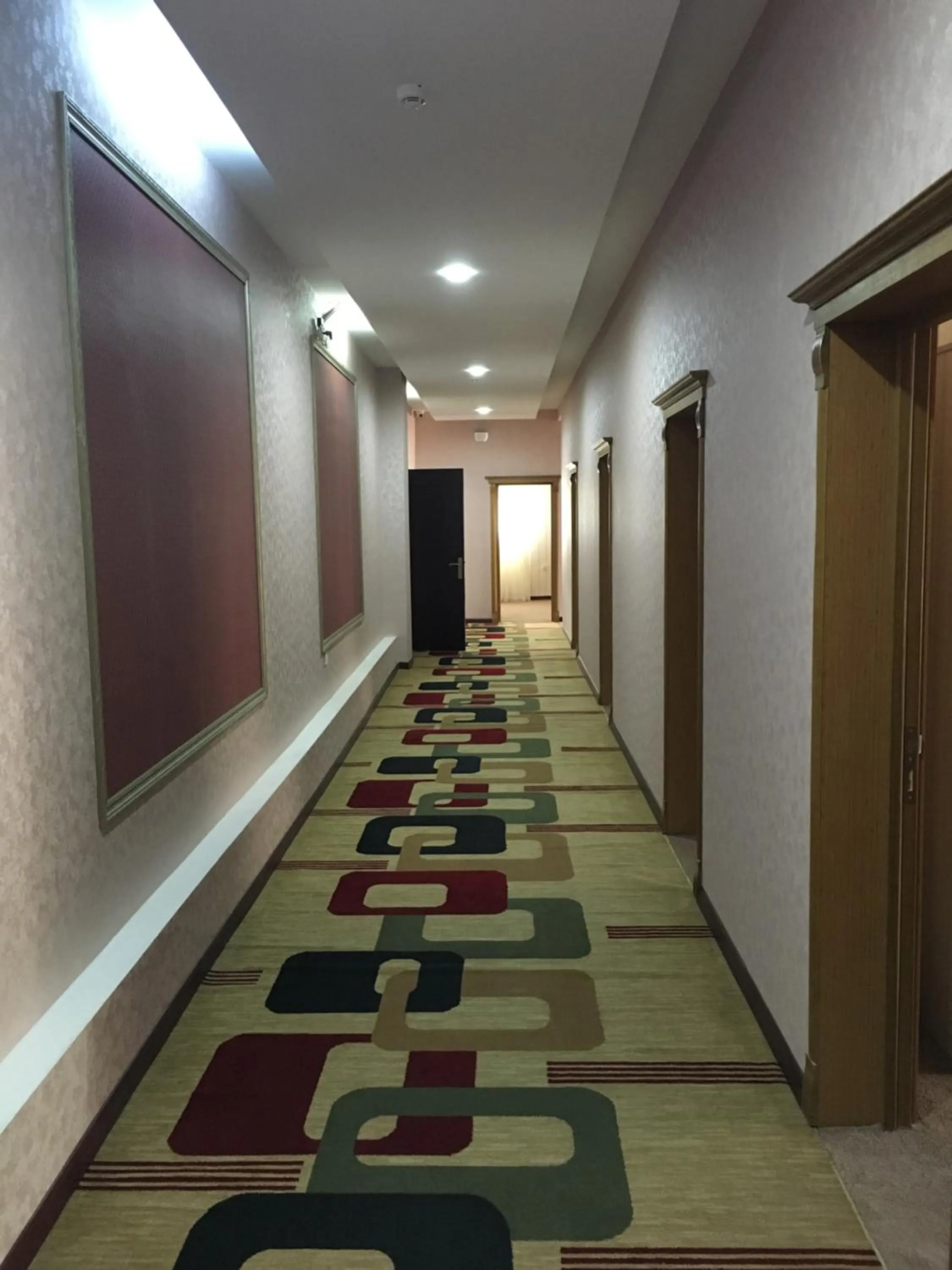 Area and facilities in Royal Hotel