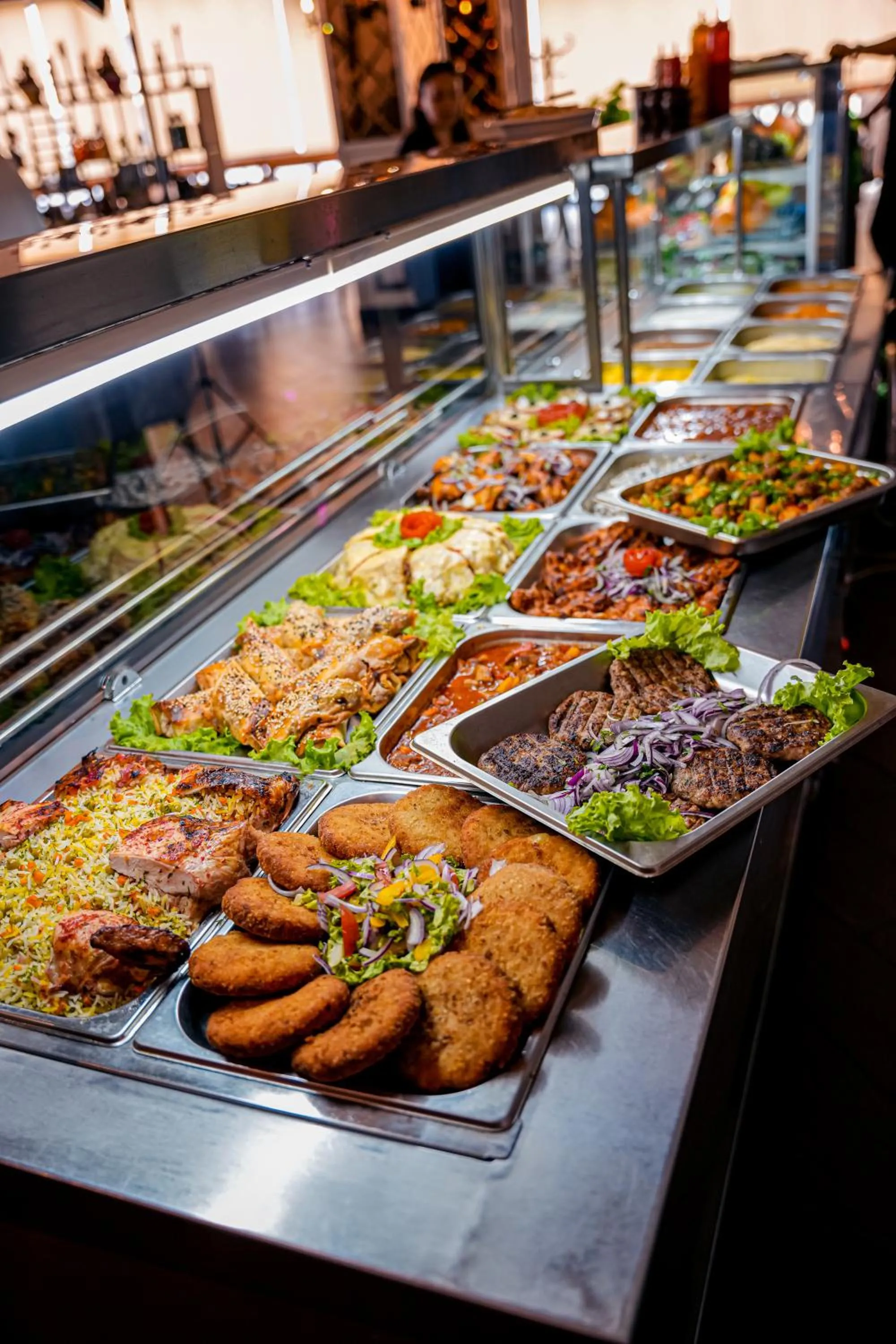 Restaurant/places to eat in Royal Hotel