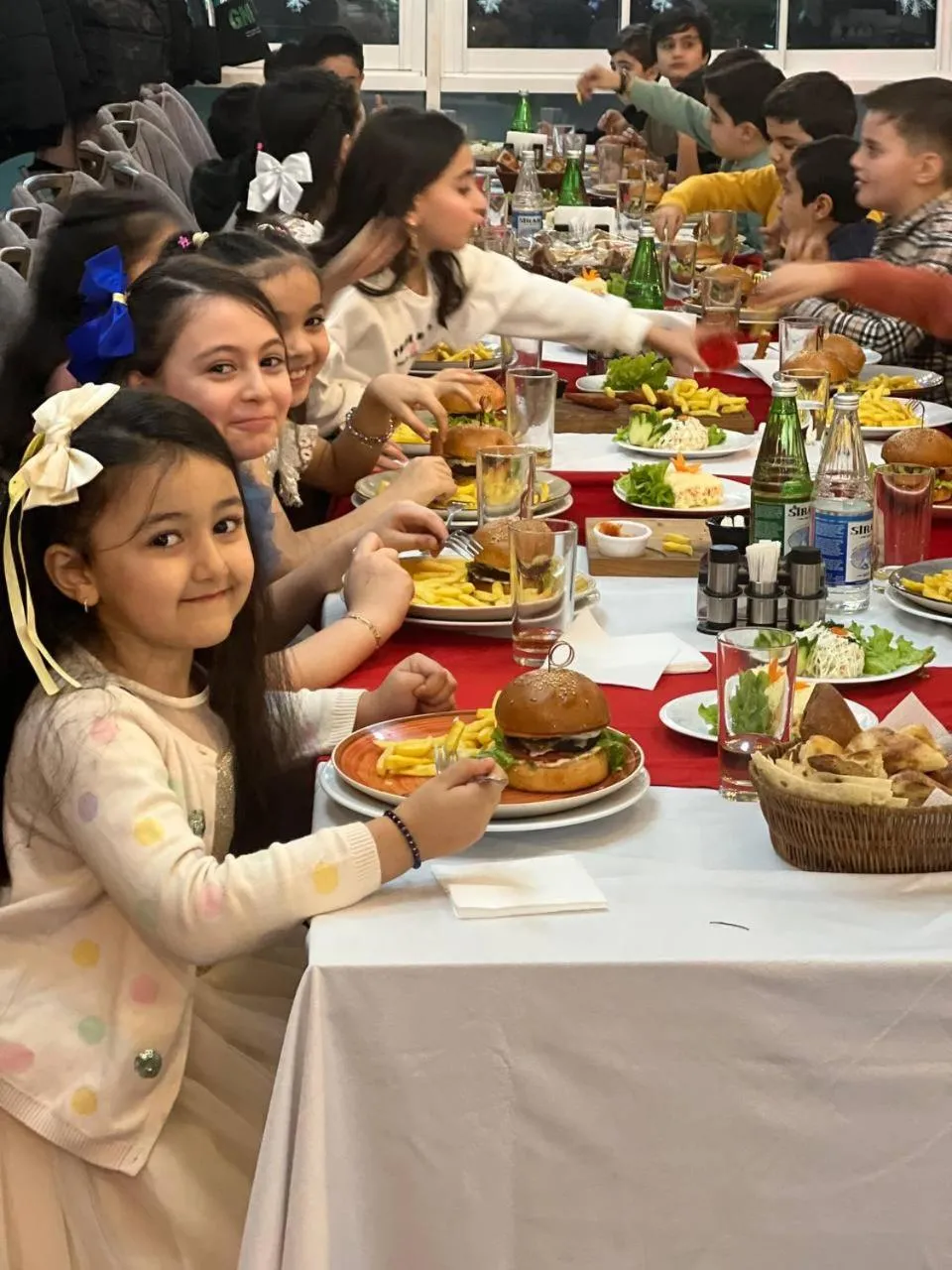 Restaurant/places to eat in Royal Hotel