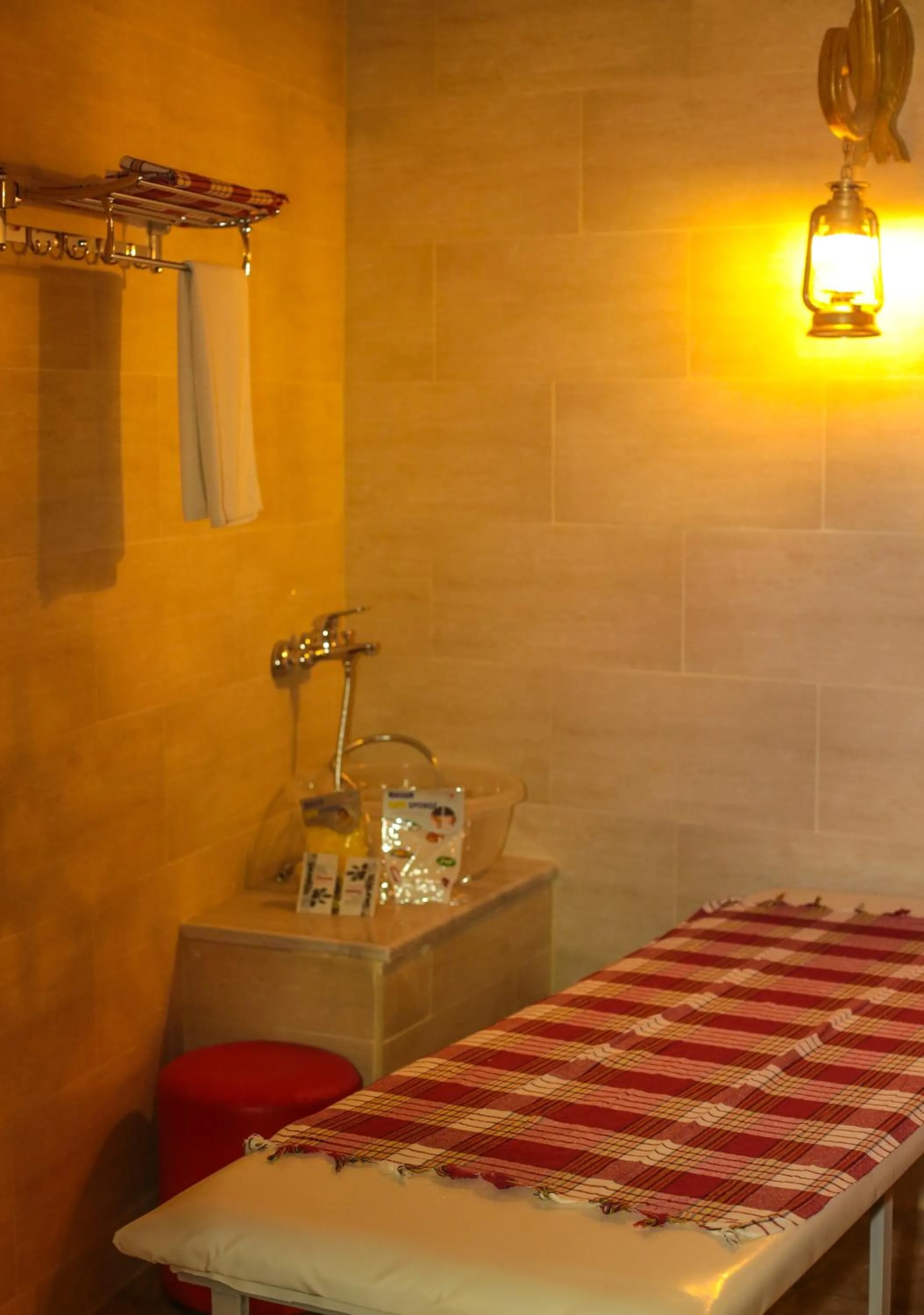 Massage, Bed in Royal Hotel