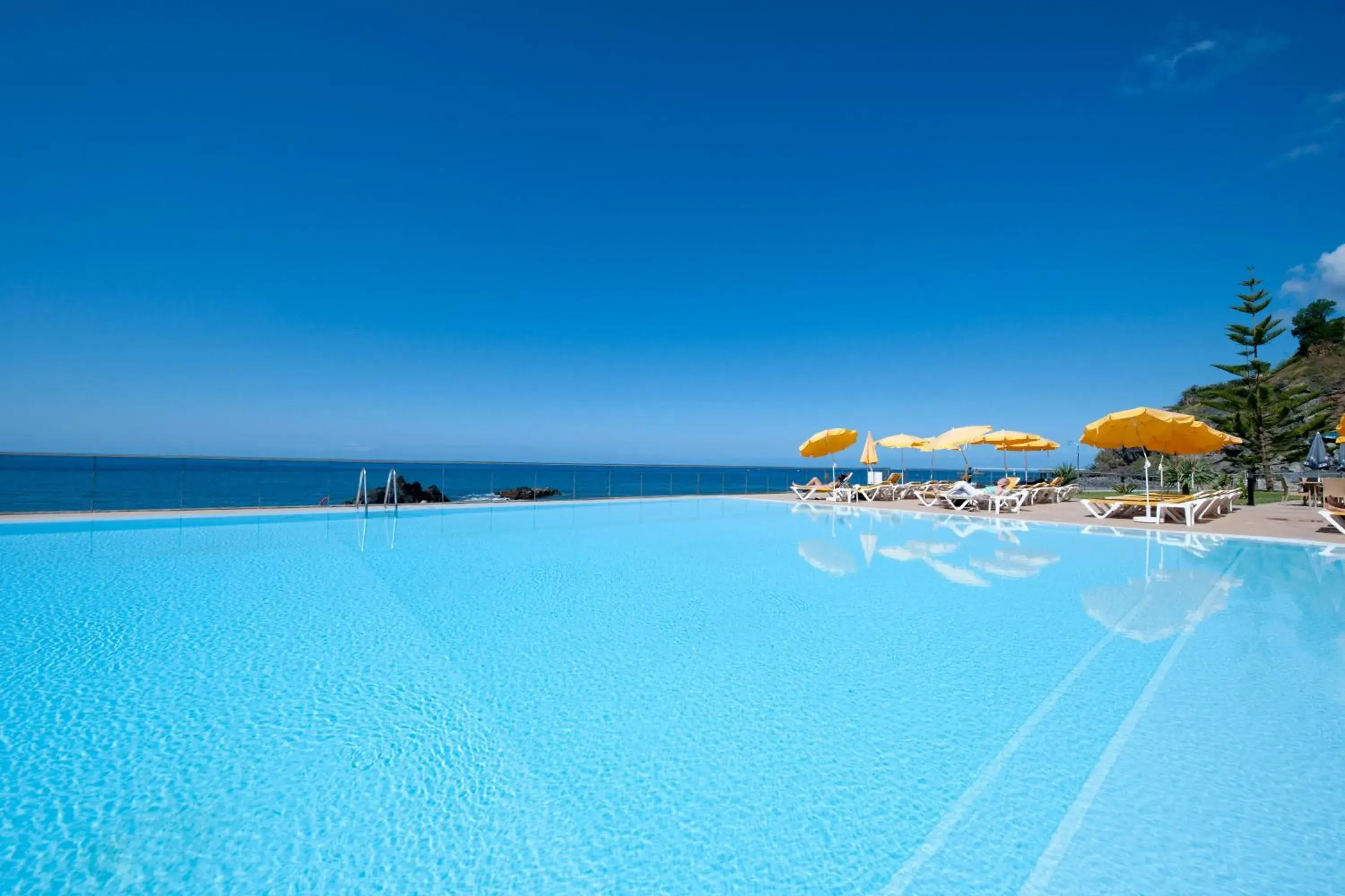 Swimming pool in Hotel Orca Praia - Adults Only Swimming pool in Hotel Orca Praia - Adults Only