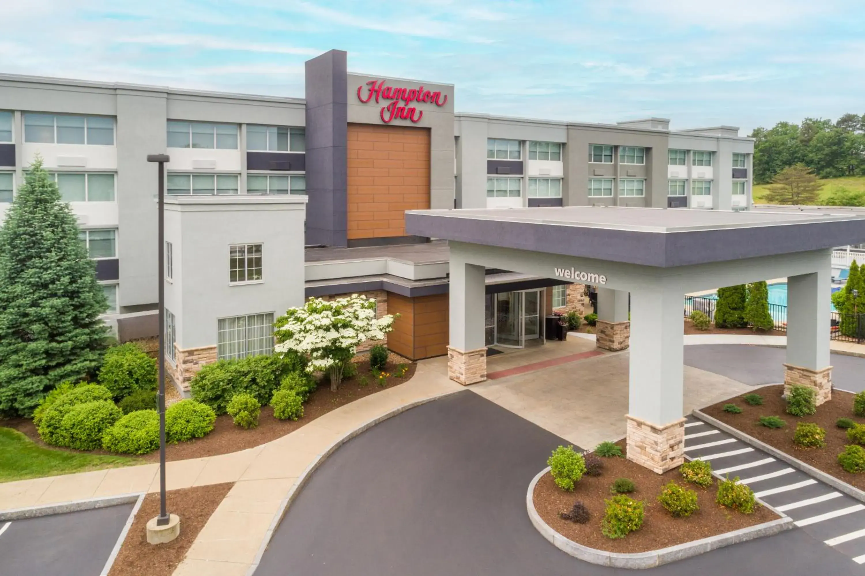 Property building in Hampton Inn Manchester Downtown Property building in Hampton Inn Manchester Downtown