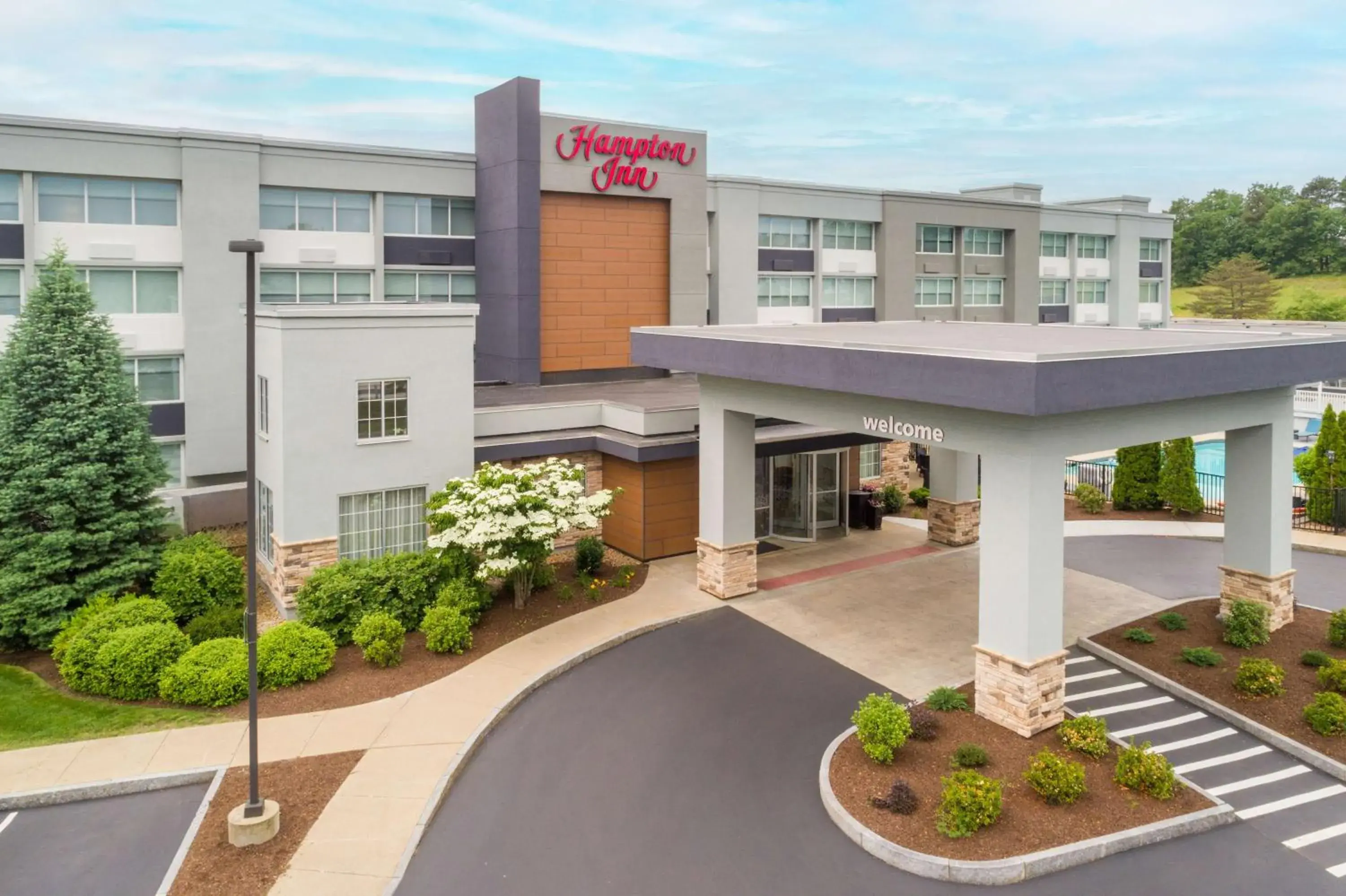 Property building in Hampton Inn Manchester Downtown Property building in Hampton Inn Manchester Downtown