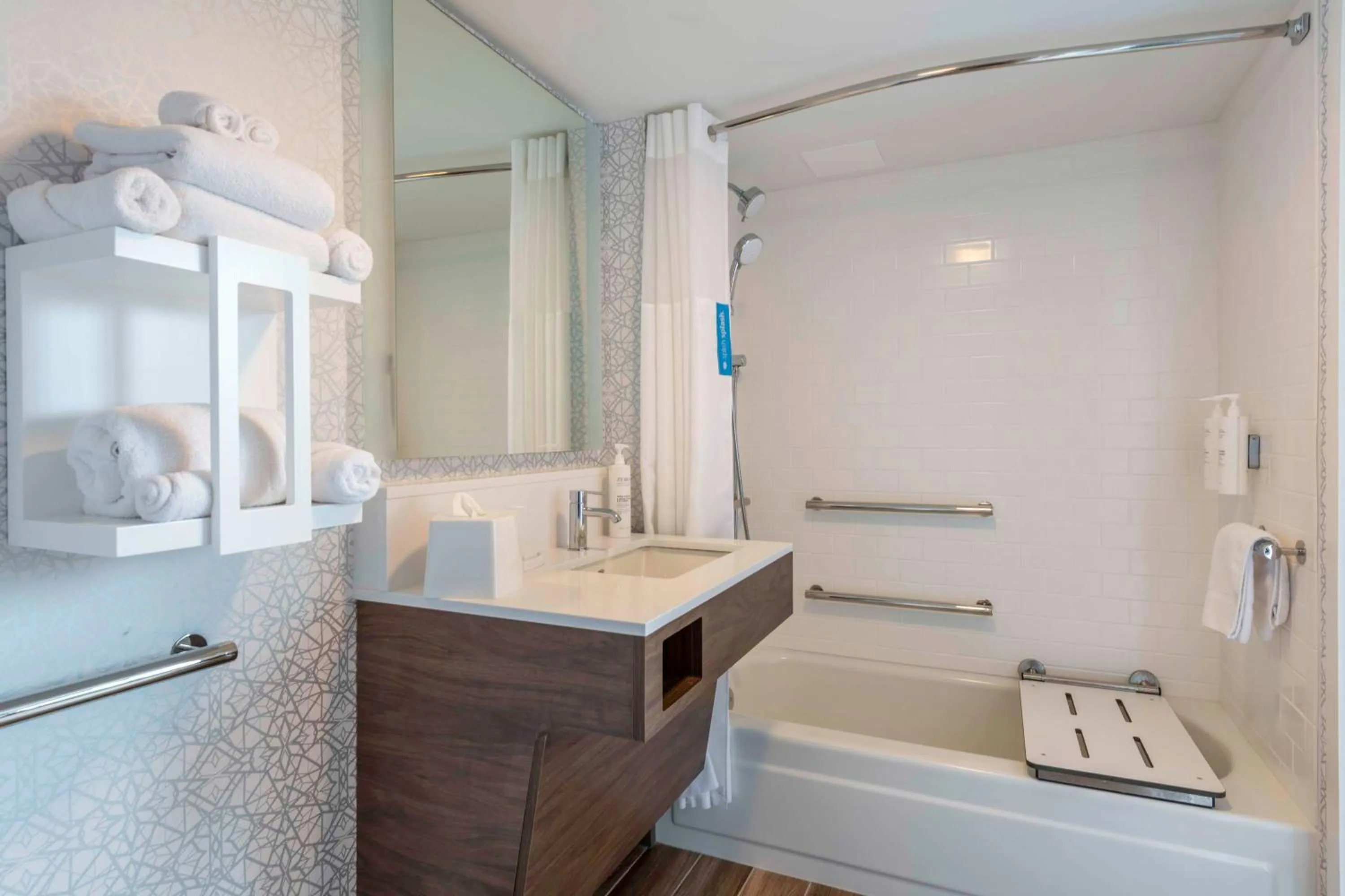 Bathroom in La Quinta by Wyndham Manchester