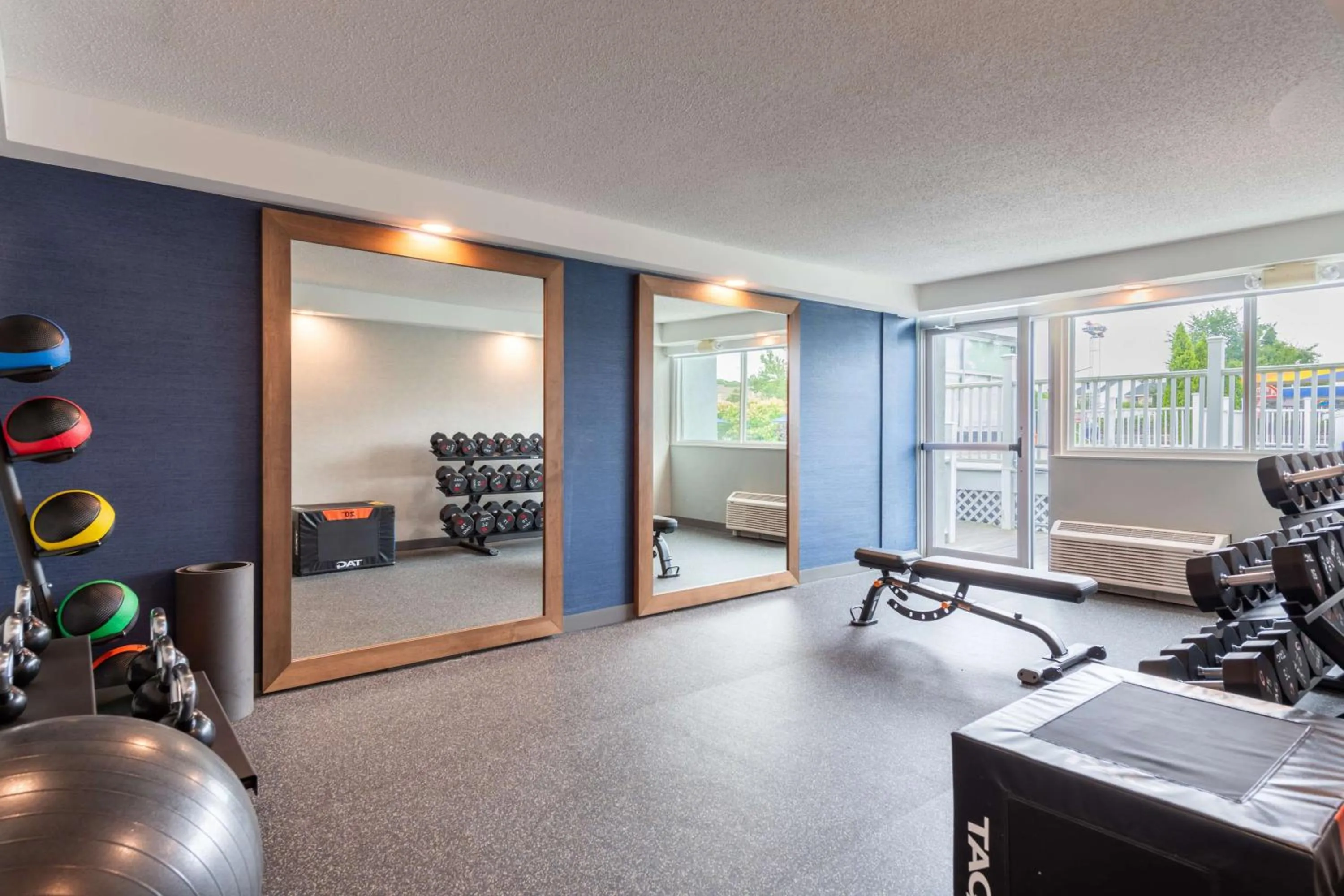 Fitness centre/facilities in La Quinta by Wyndham Manchester