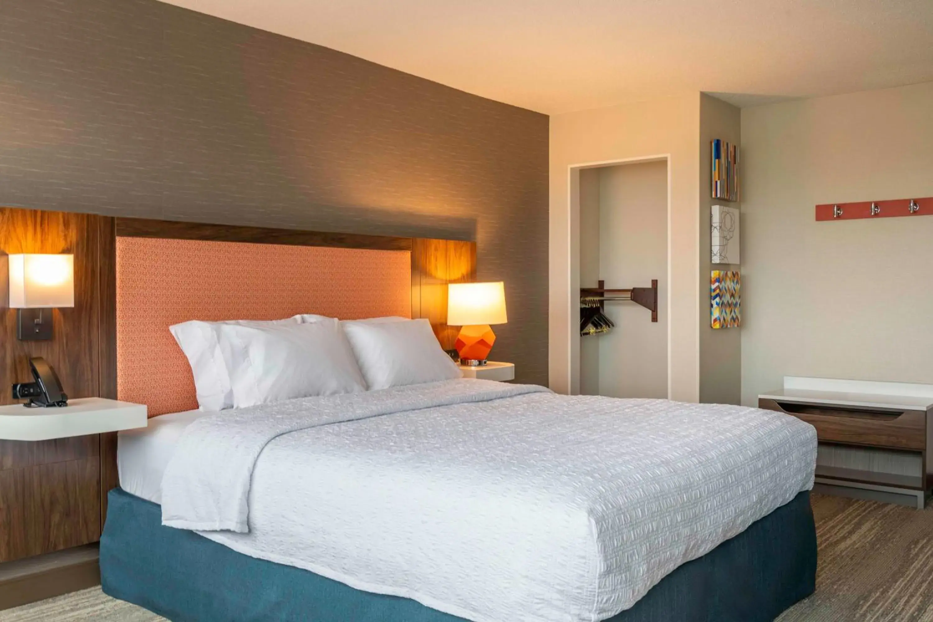 Bed in Hampton Inn Manchester Downtown Bed in Hampton Inn Manchester Downtown