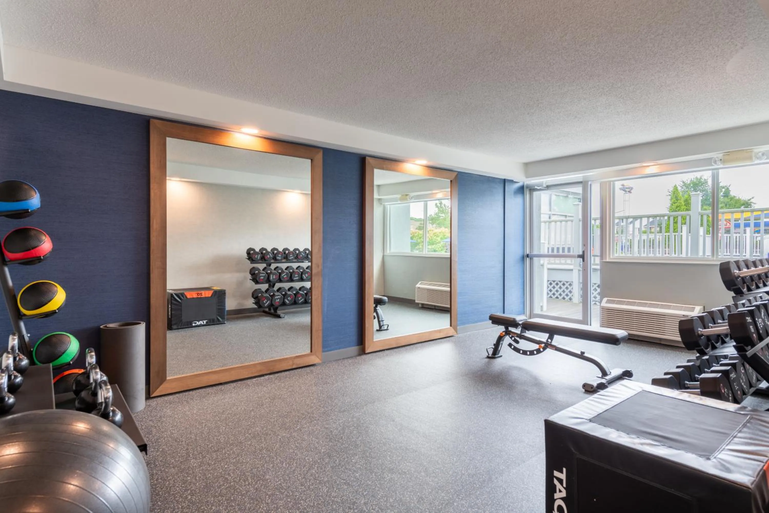 Fitness centre/facilities in La Quinta by Wyndham Manchester