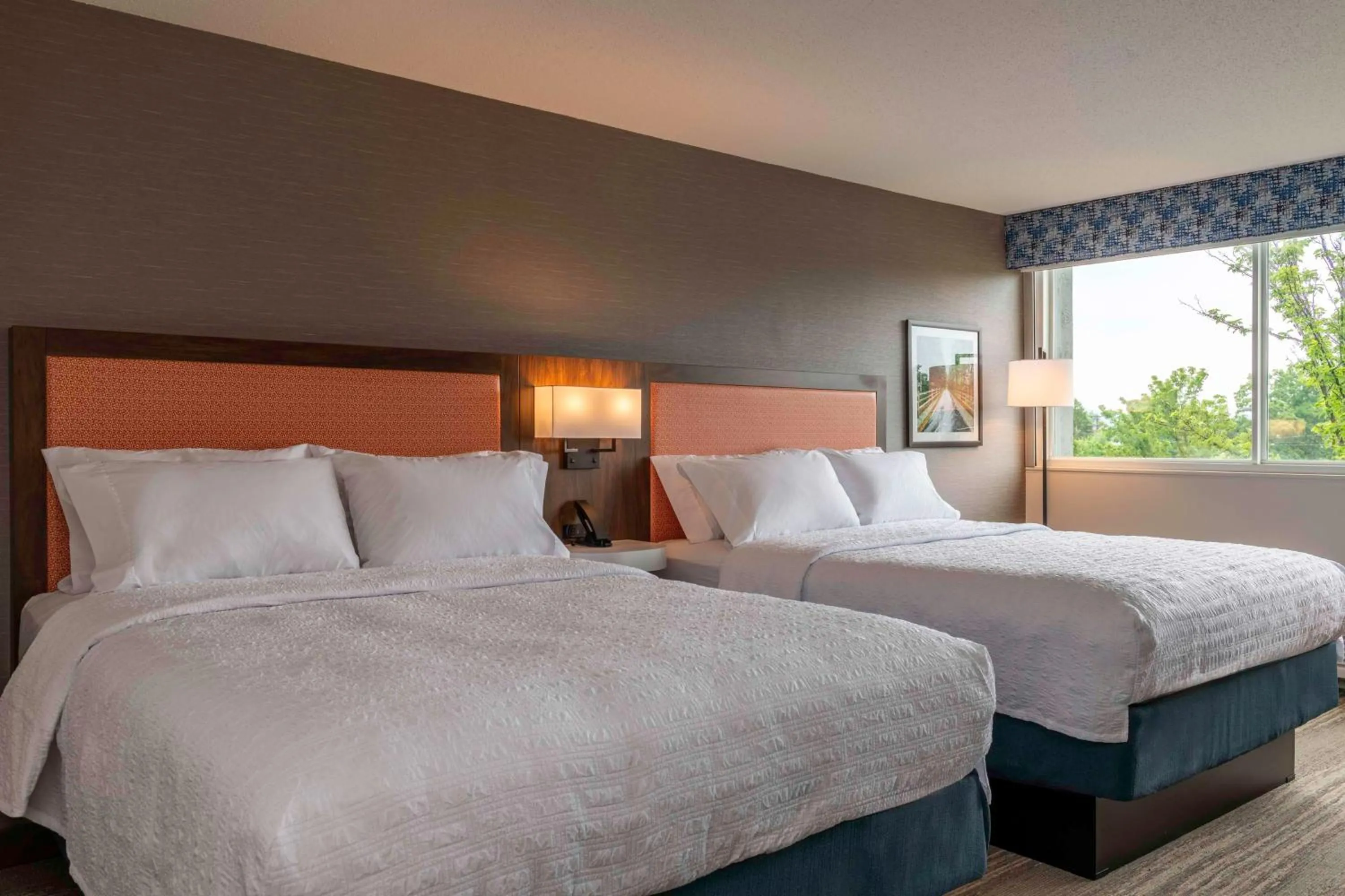 Bedroom, Bed in Hampton Inn Manchester Downtown